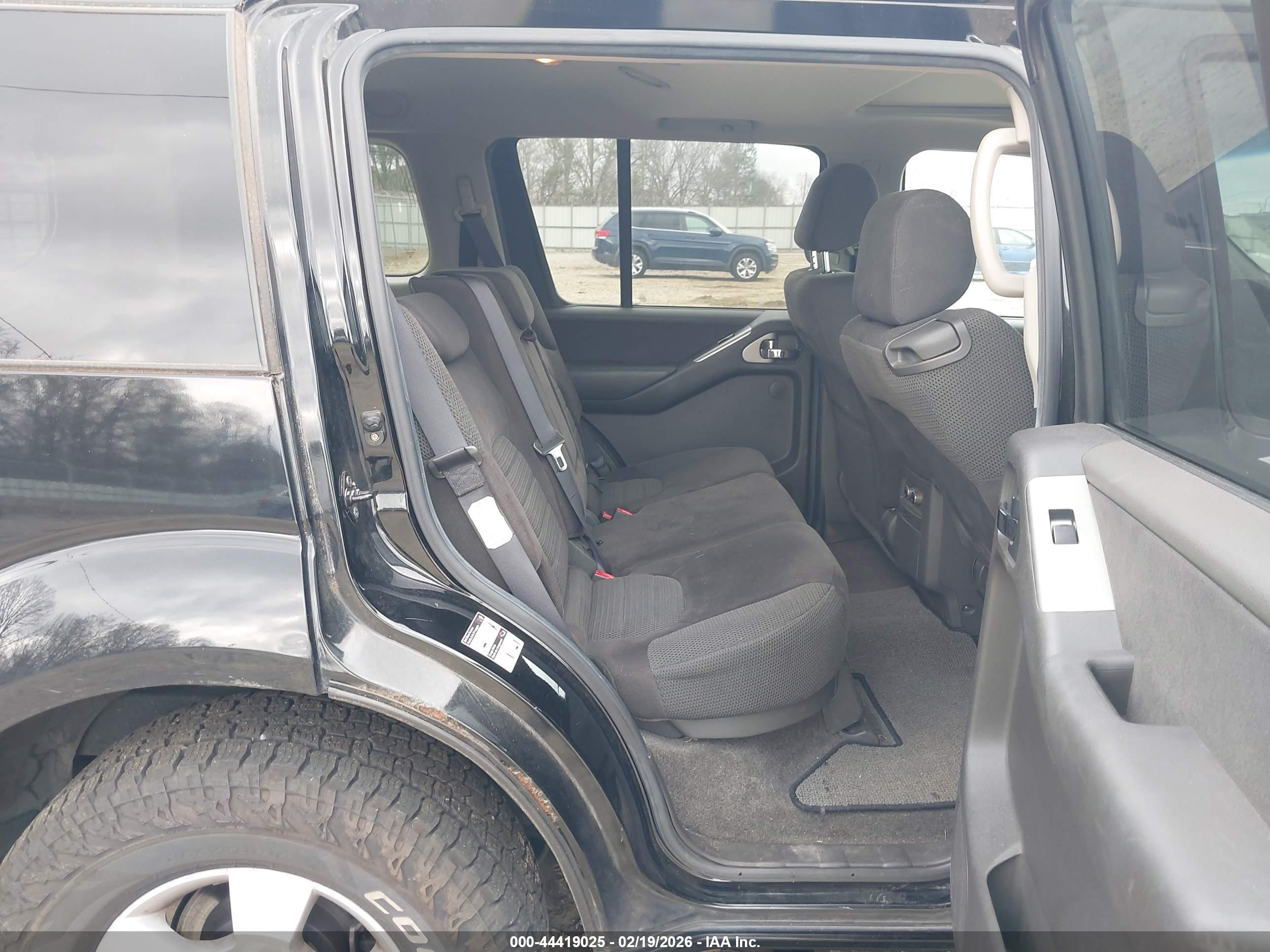 NISSAN PATHFINDER image 8