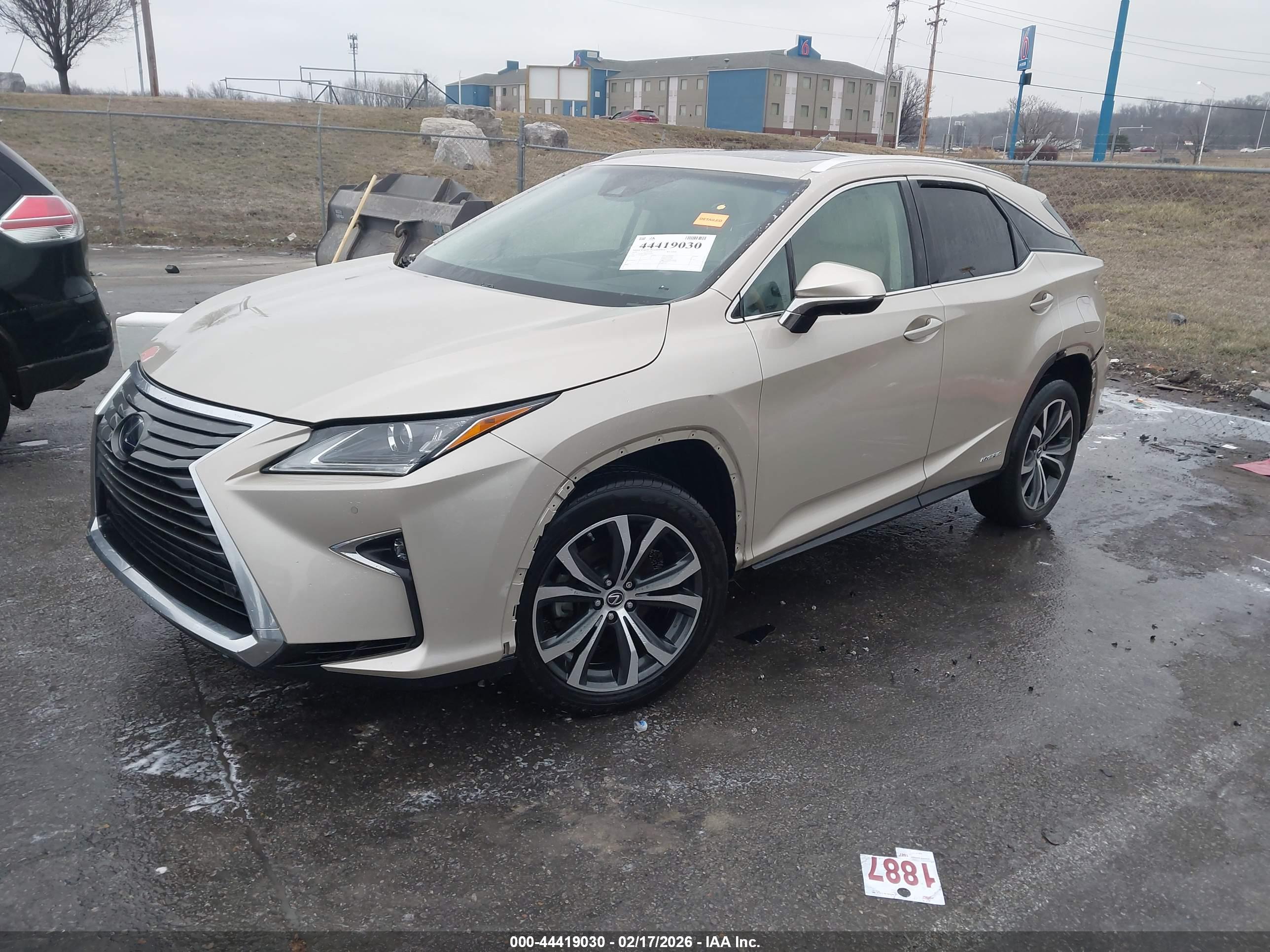 LEXUS RX image 2