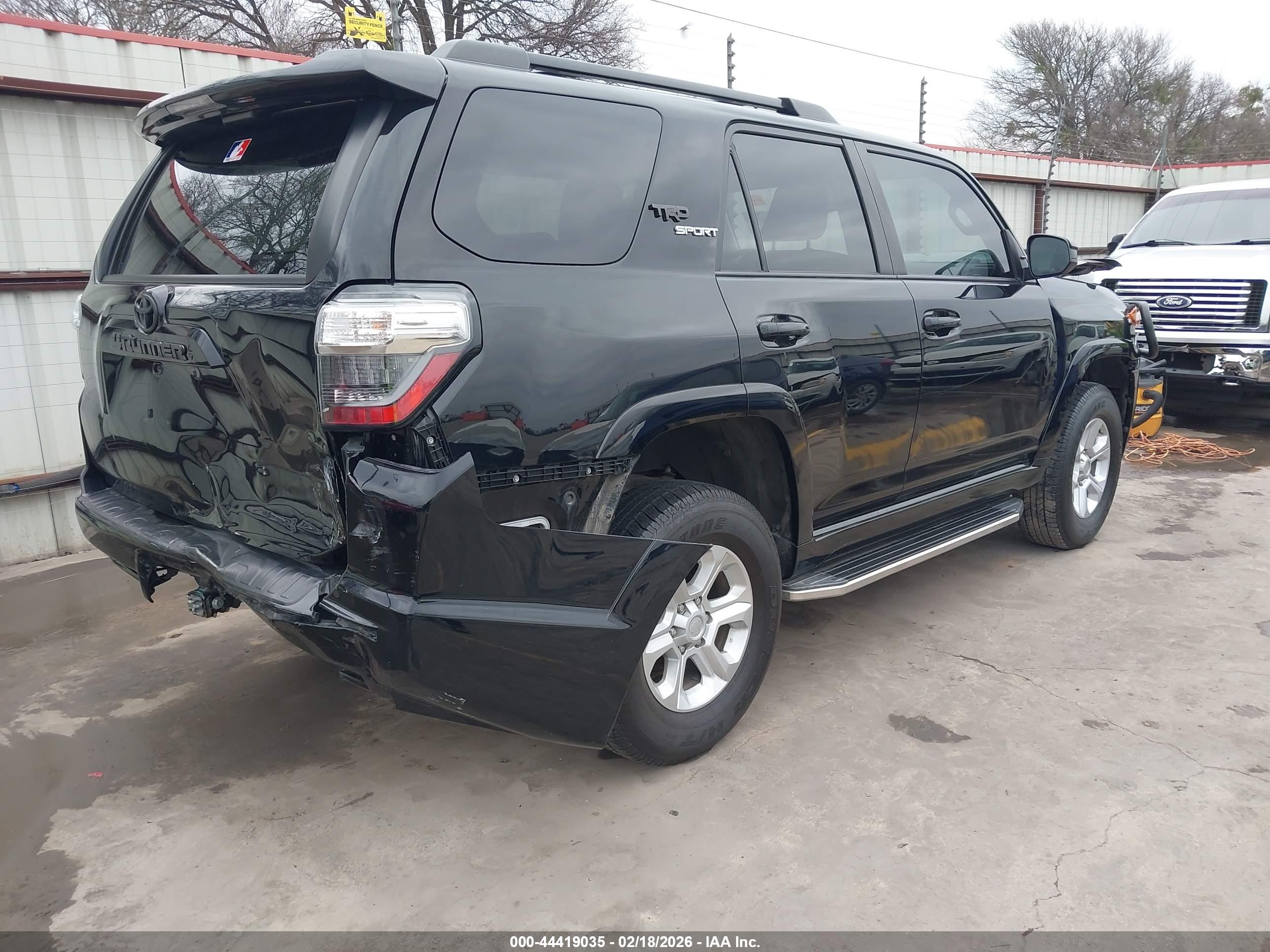 TOYOTA 4RUNNER image 4