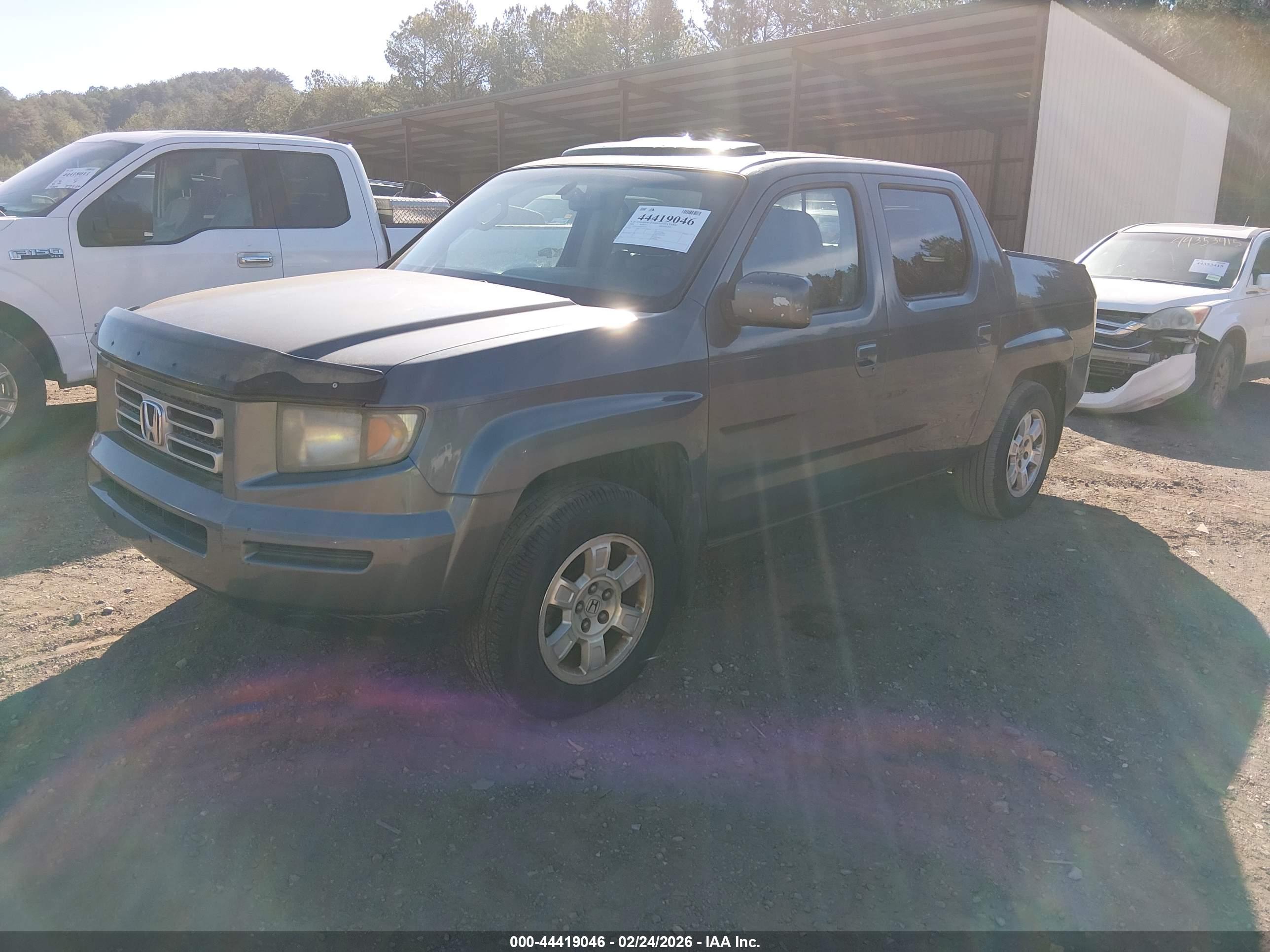 HONDA RIDGELINE image 2