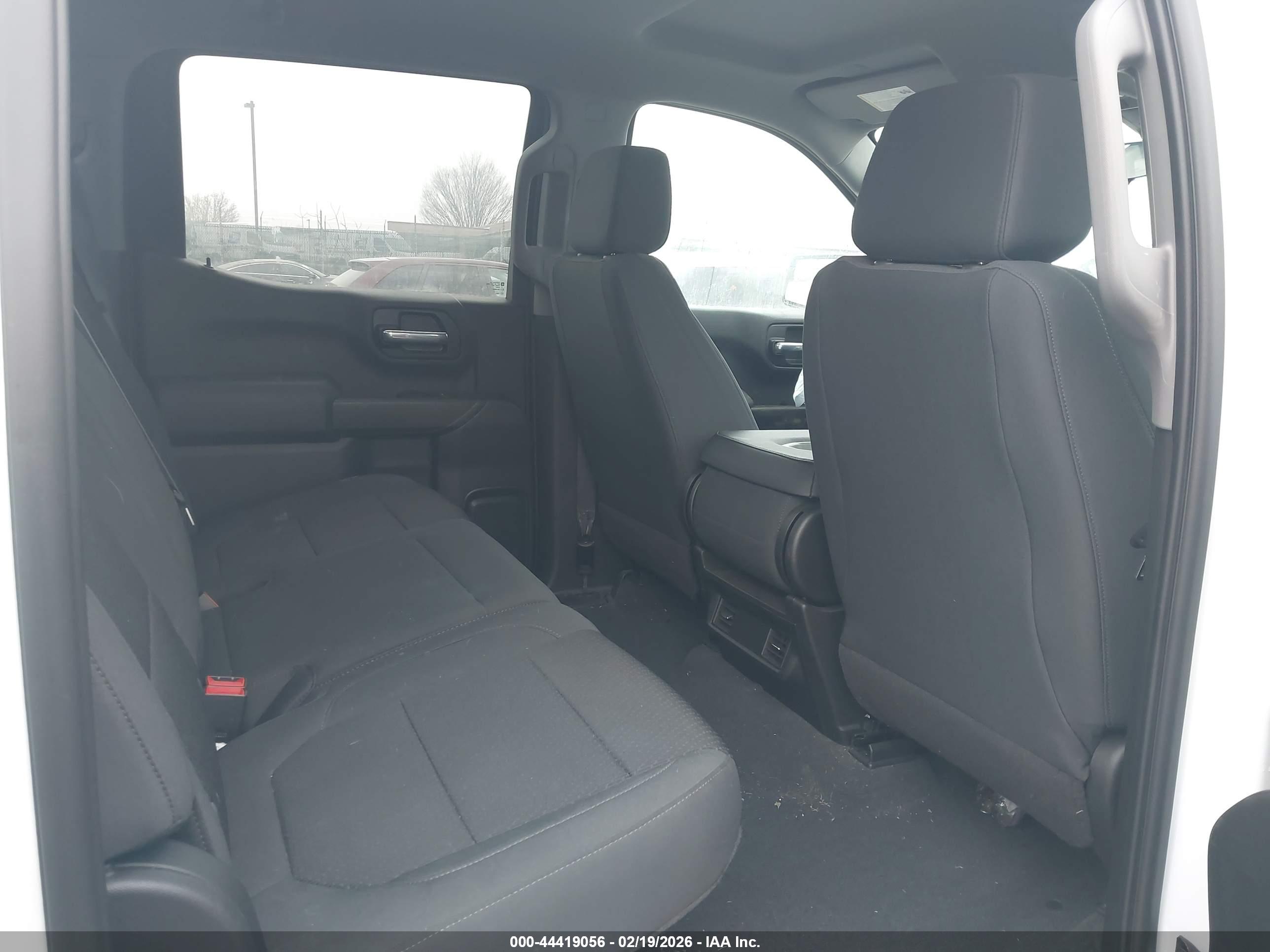 CHEVROLET SILVERADO image 8