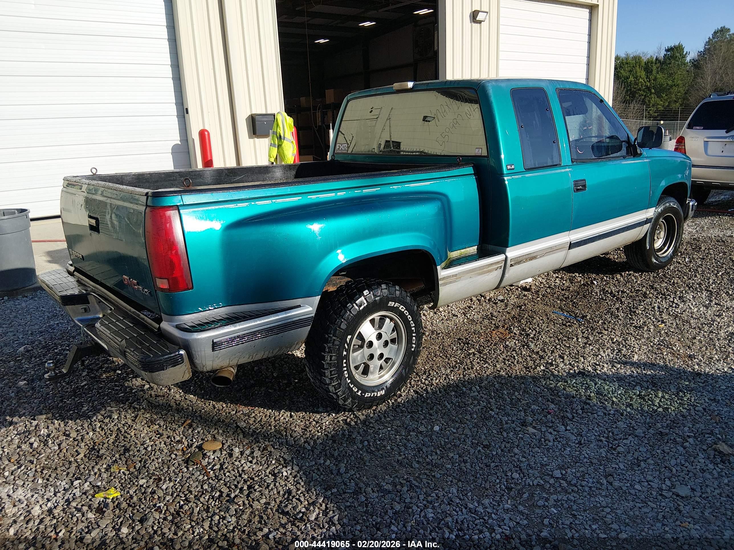 GMC SIERRA image 4