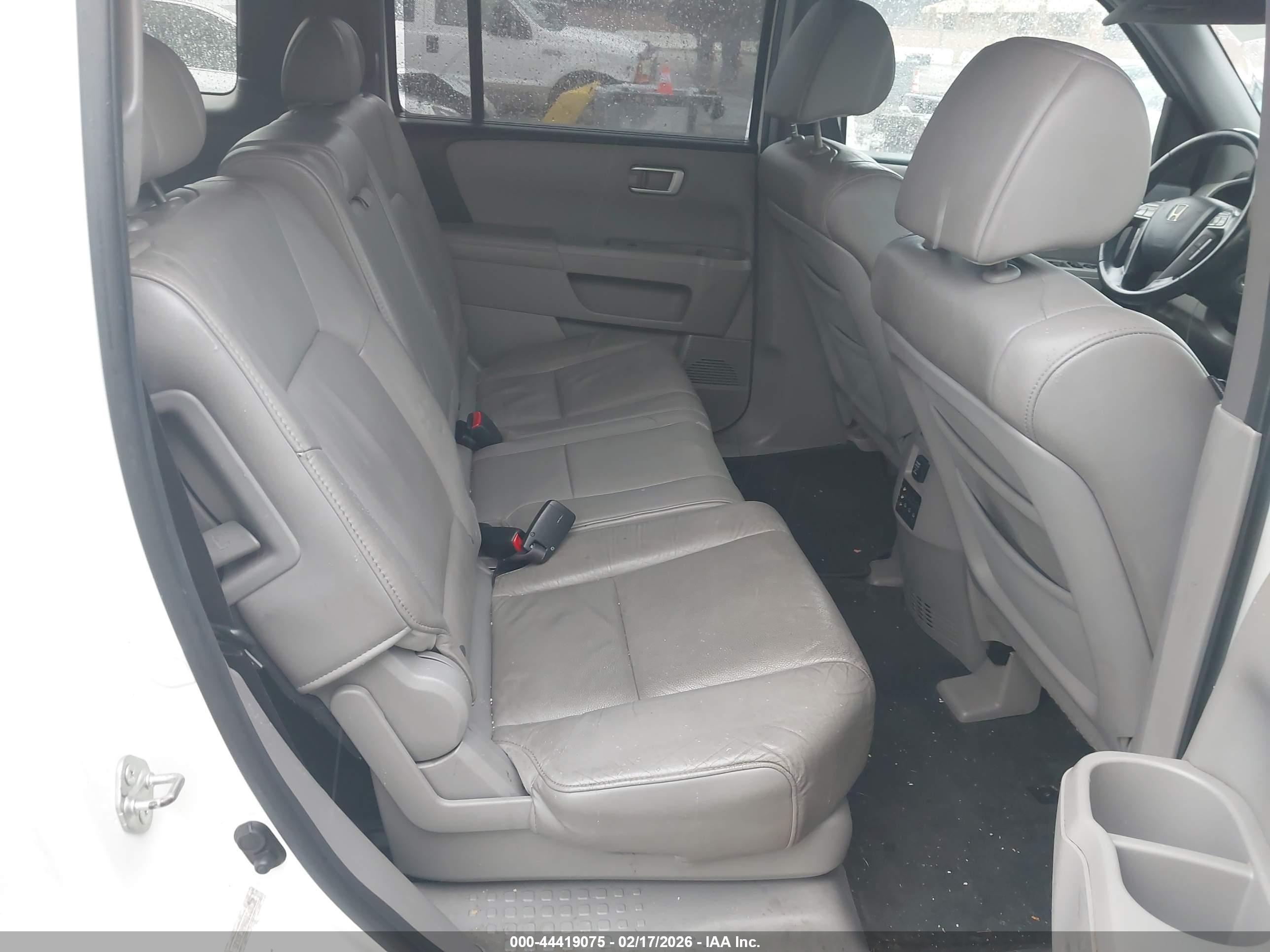 HONDA PILOT image 8