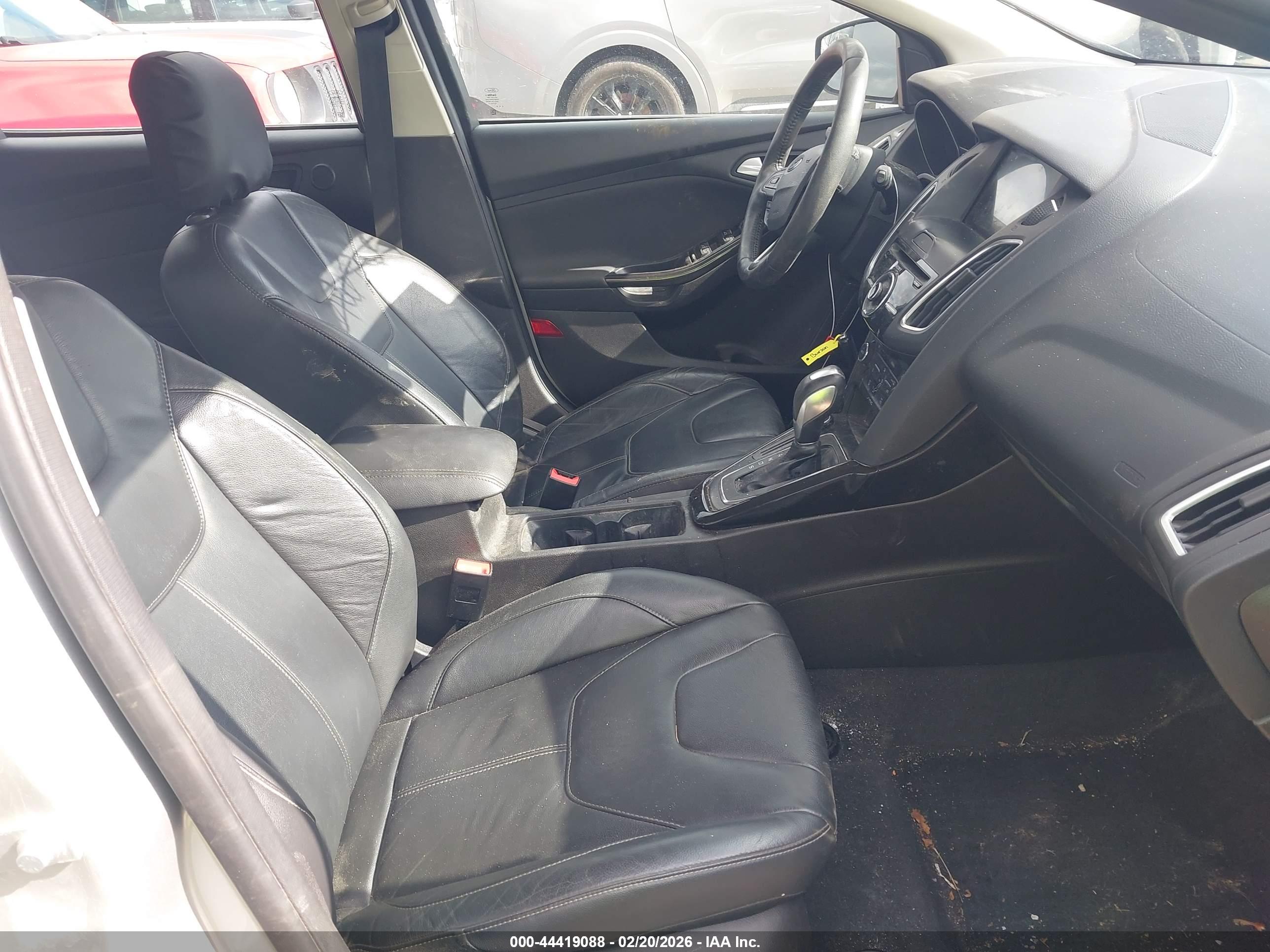 FORD FOCUS image 5