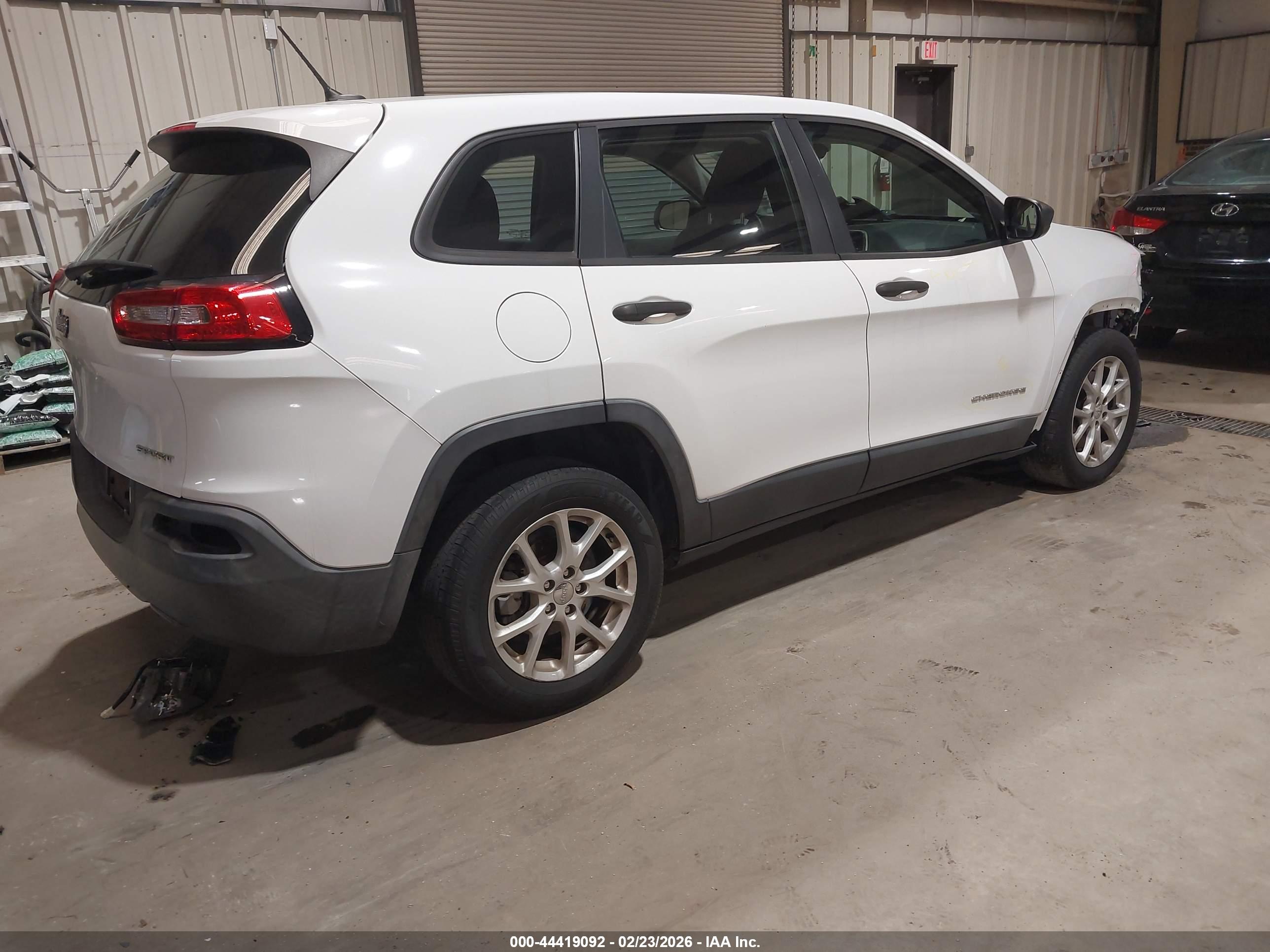 JEEP CHEROKEE image 4