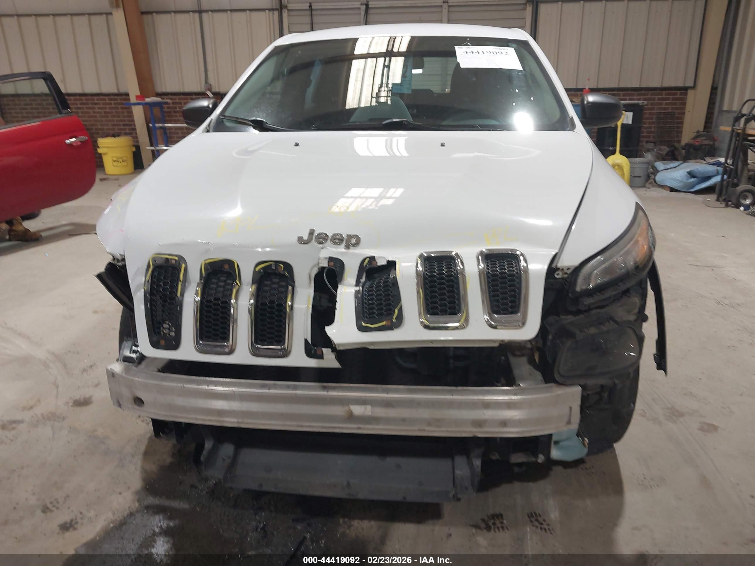 JEEP CHEROKEE image 6