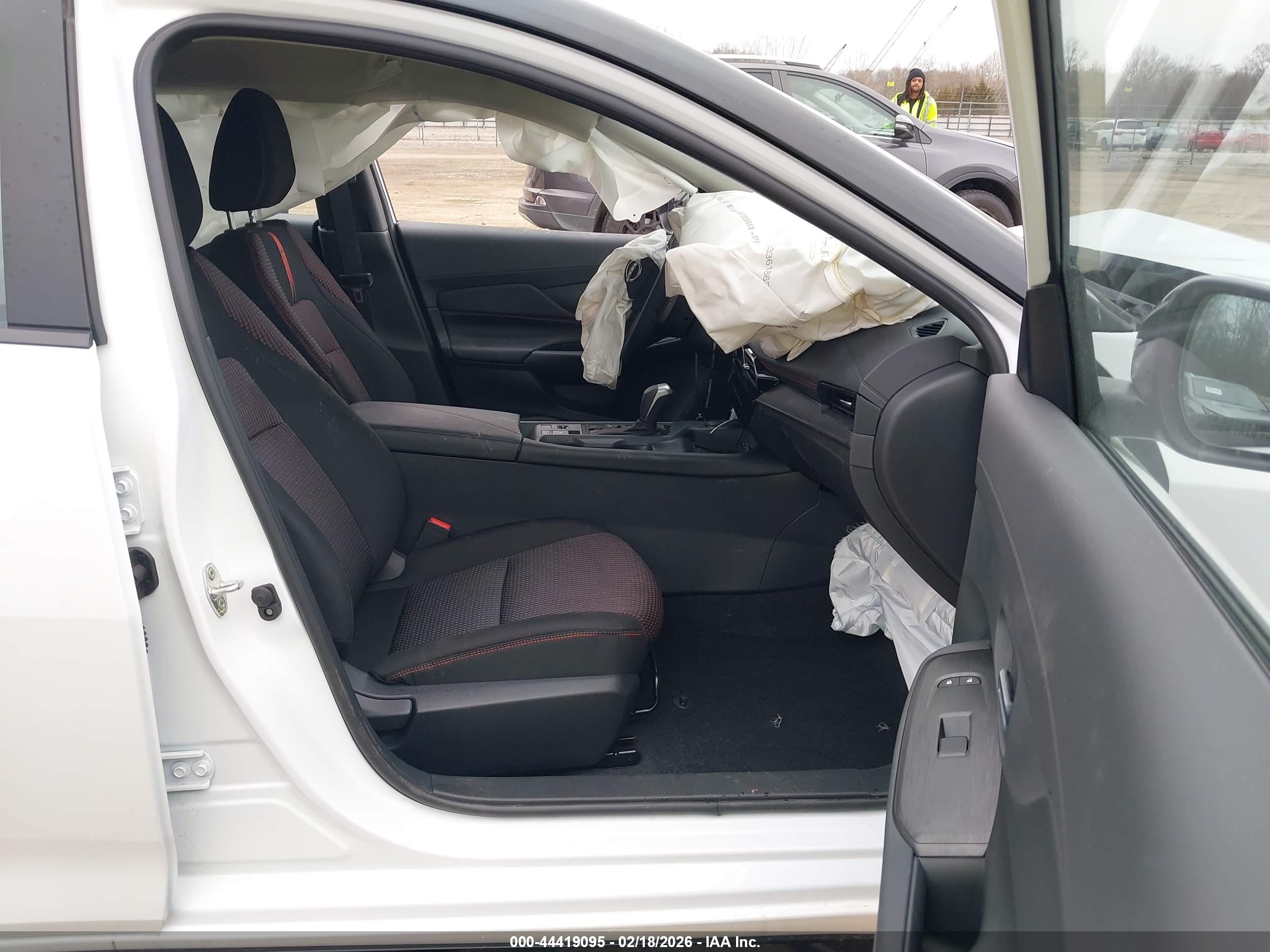 NISSAN SENTRA image 5