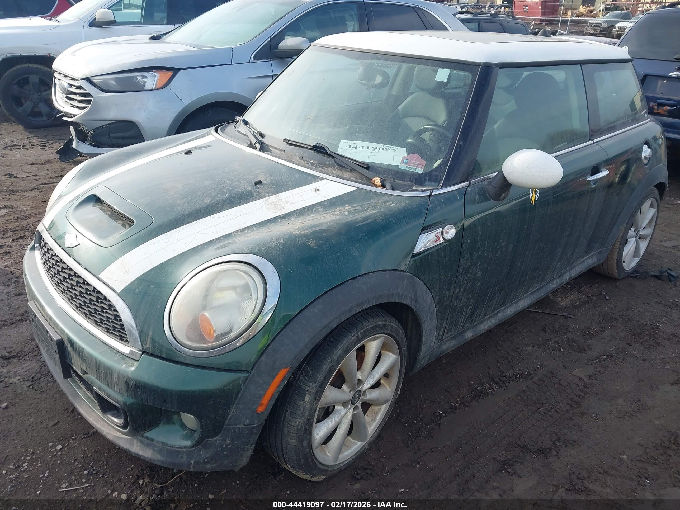 MINI COOPER image 2