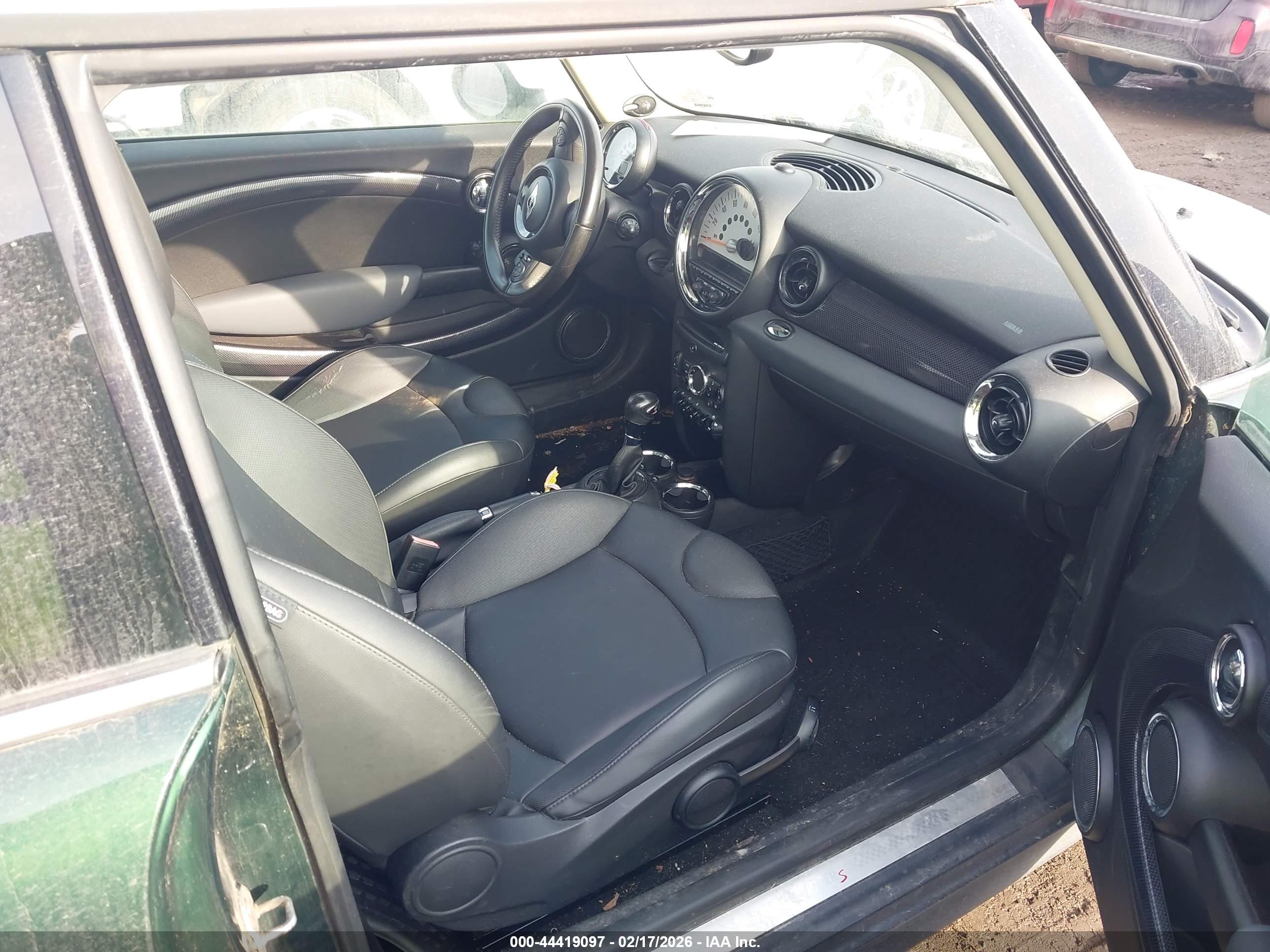 MINI COOPER image 5
