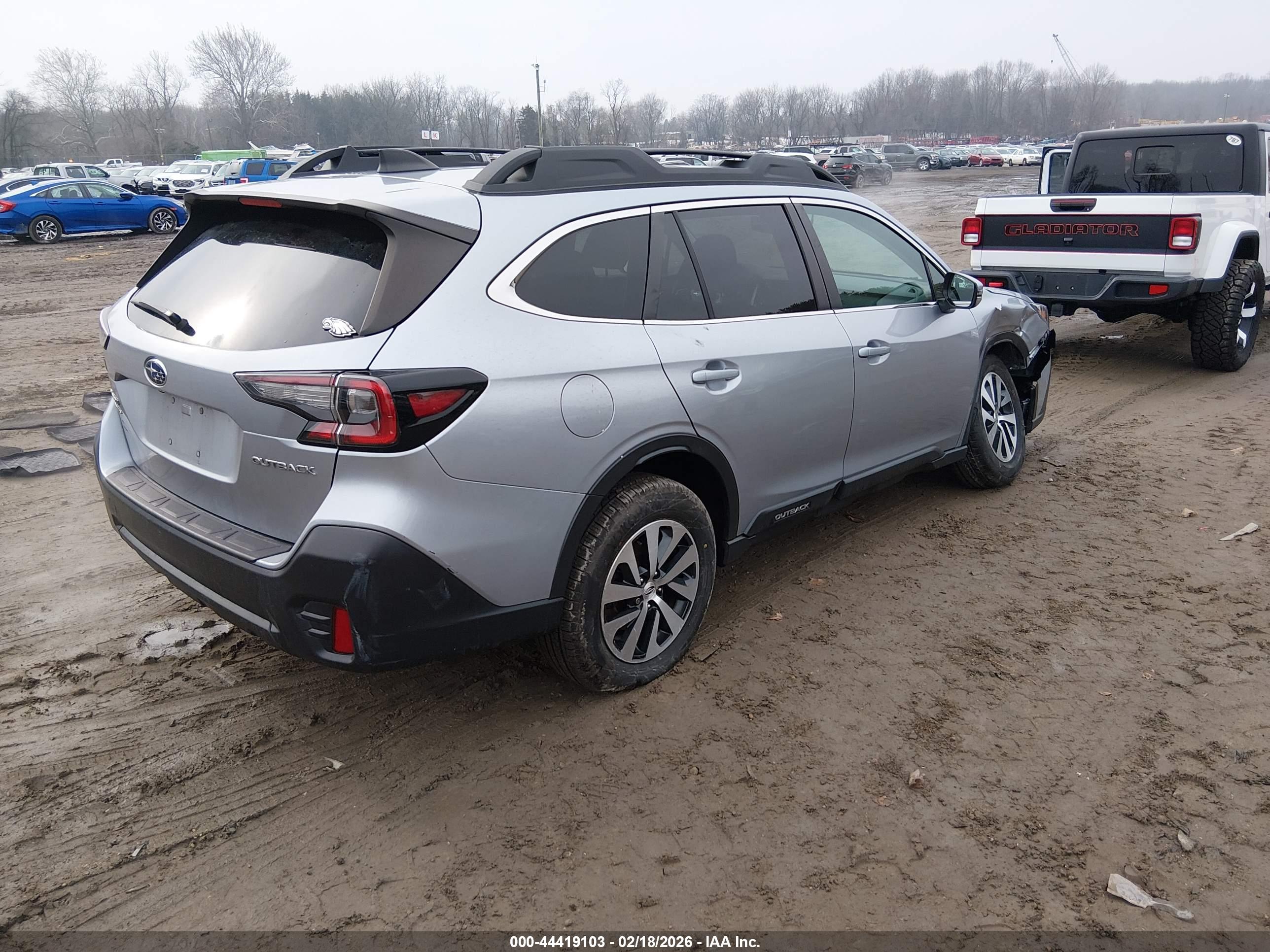 SUBARU OUTBACK image 4