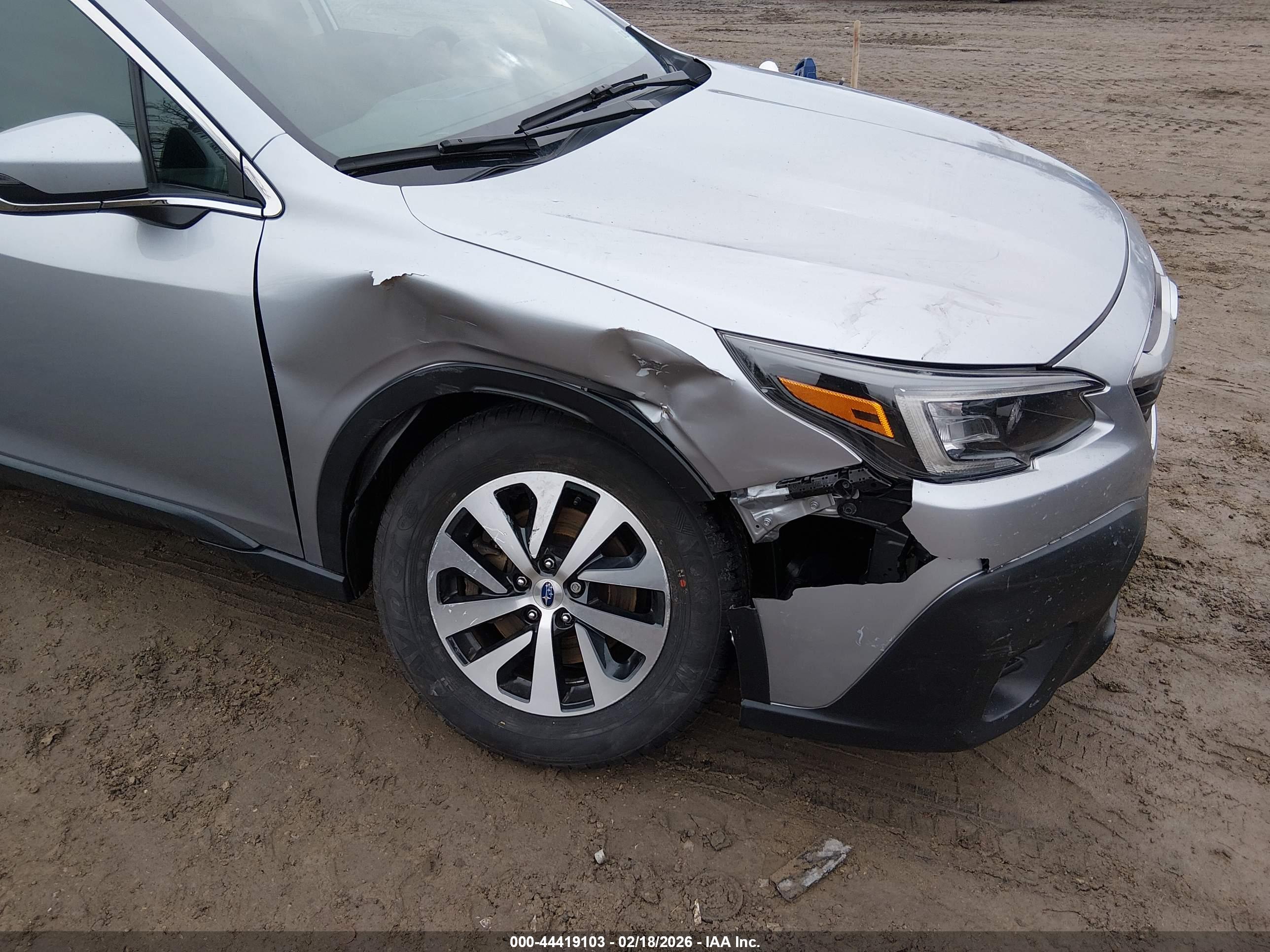SUBARU OUTBACK image 6