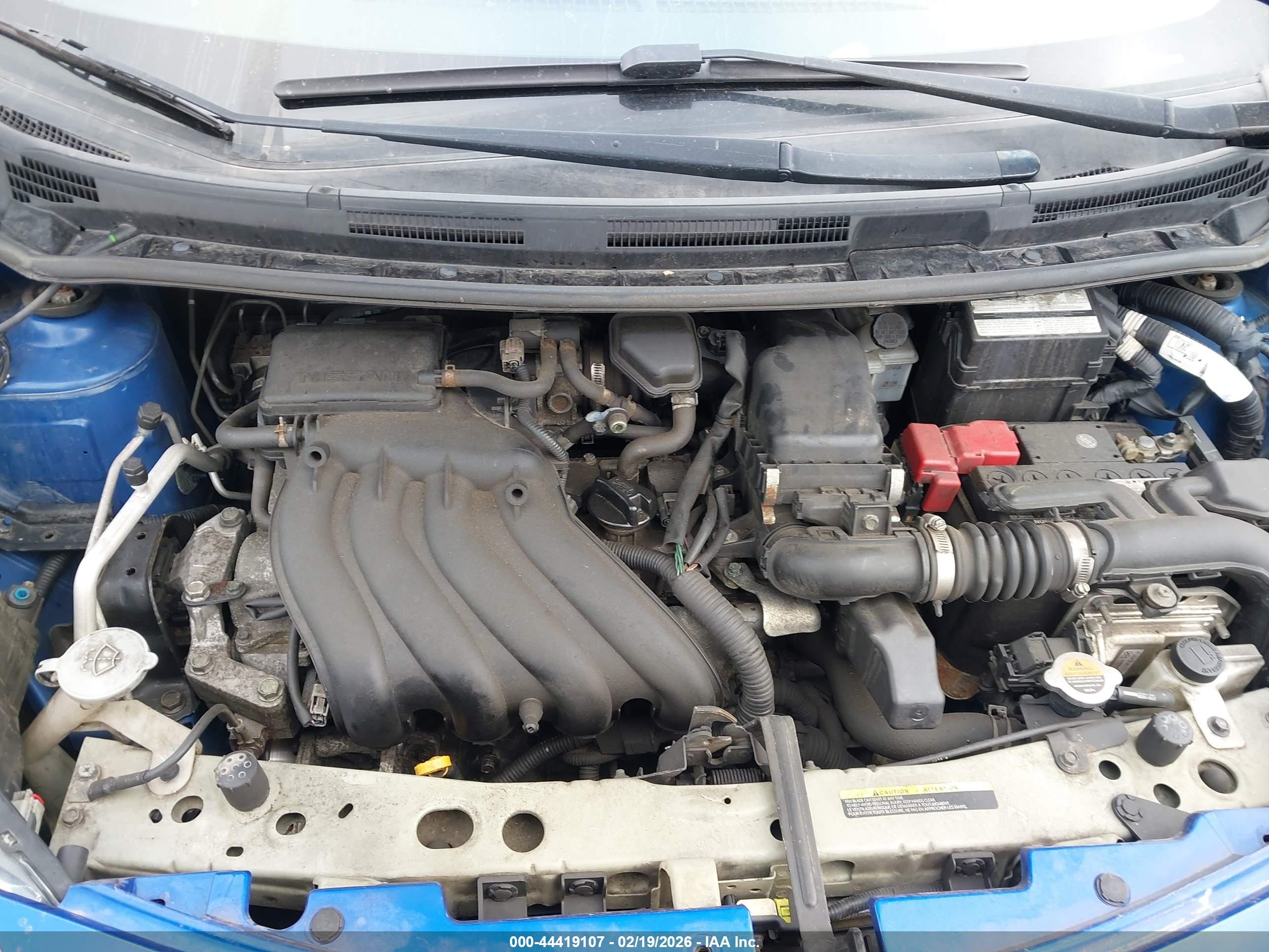 NISSAN VERSA image 10