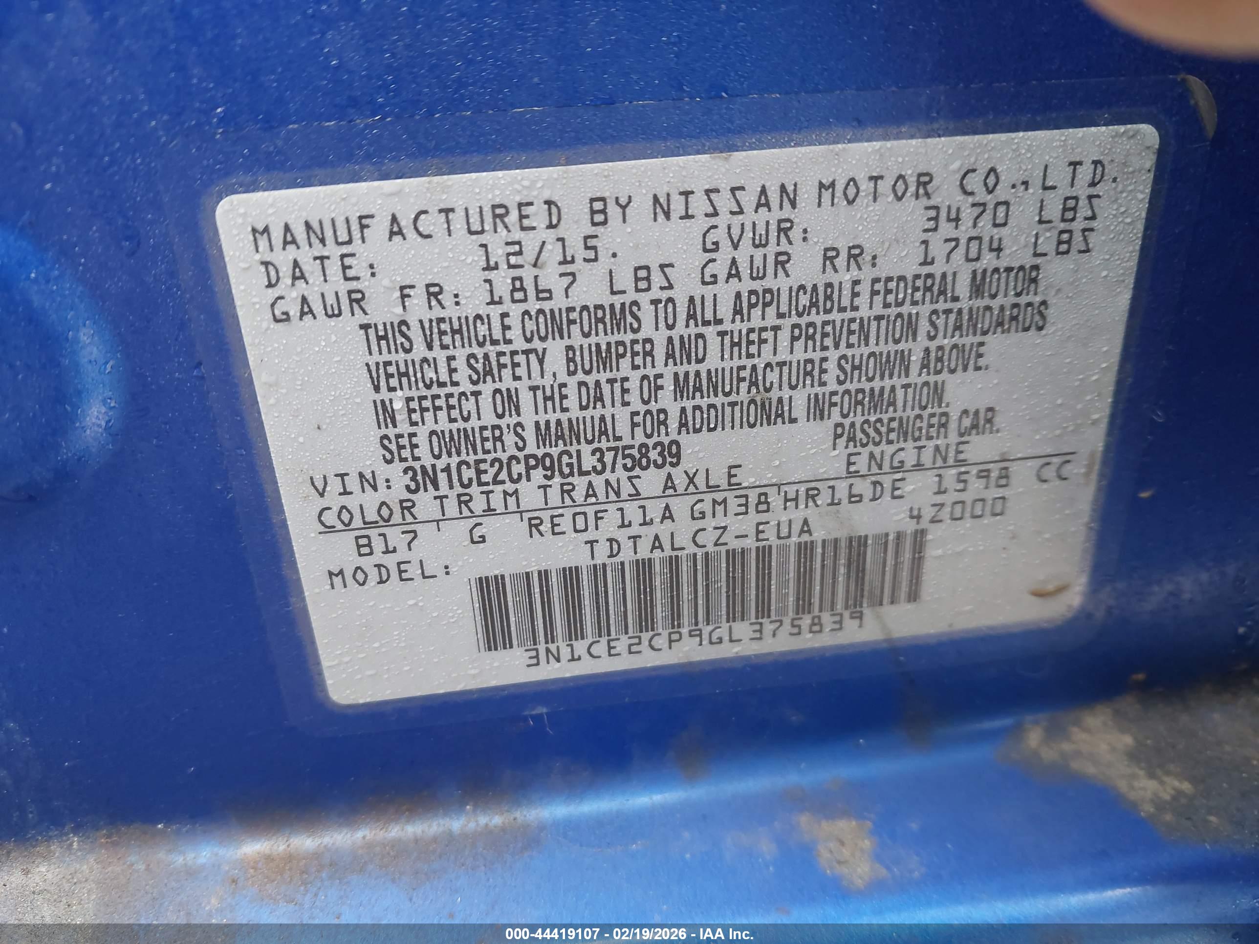 NISSAN VERSA image 9