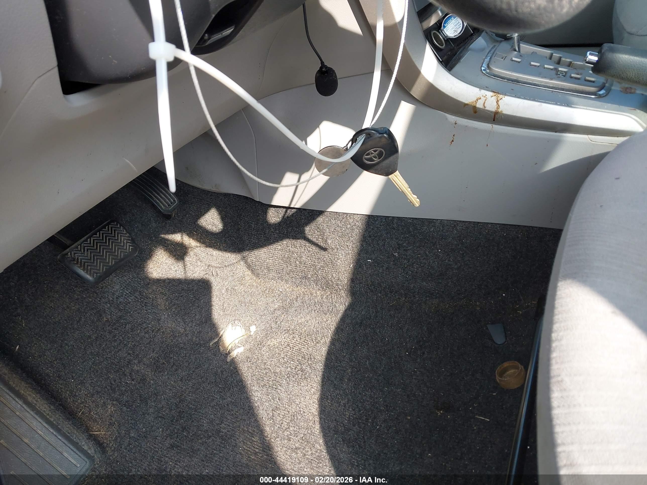 TOYOTA COROLLA image 11