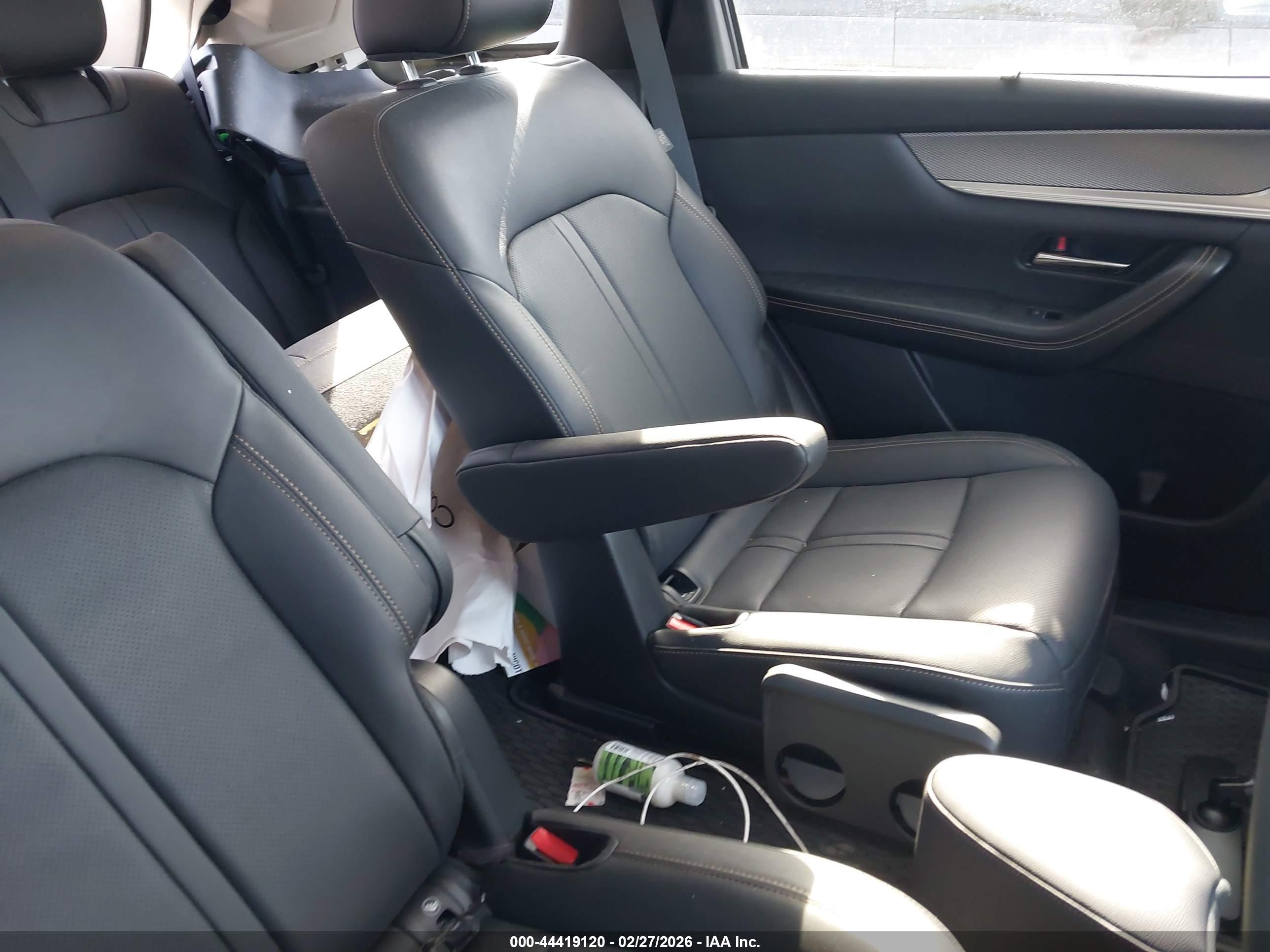 MAZDA CX-90 image 8