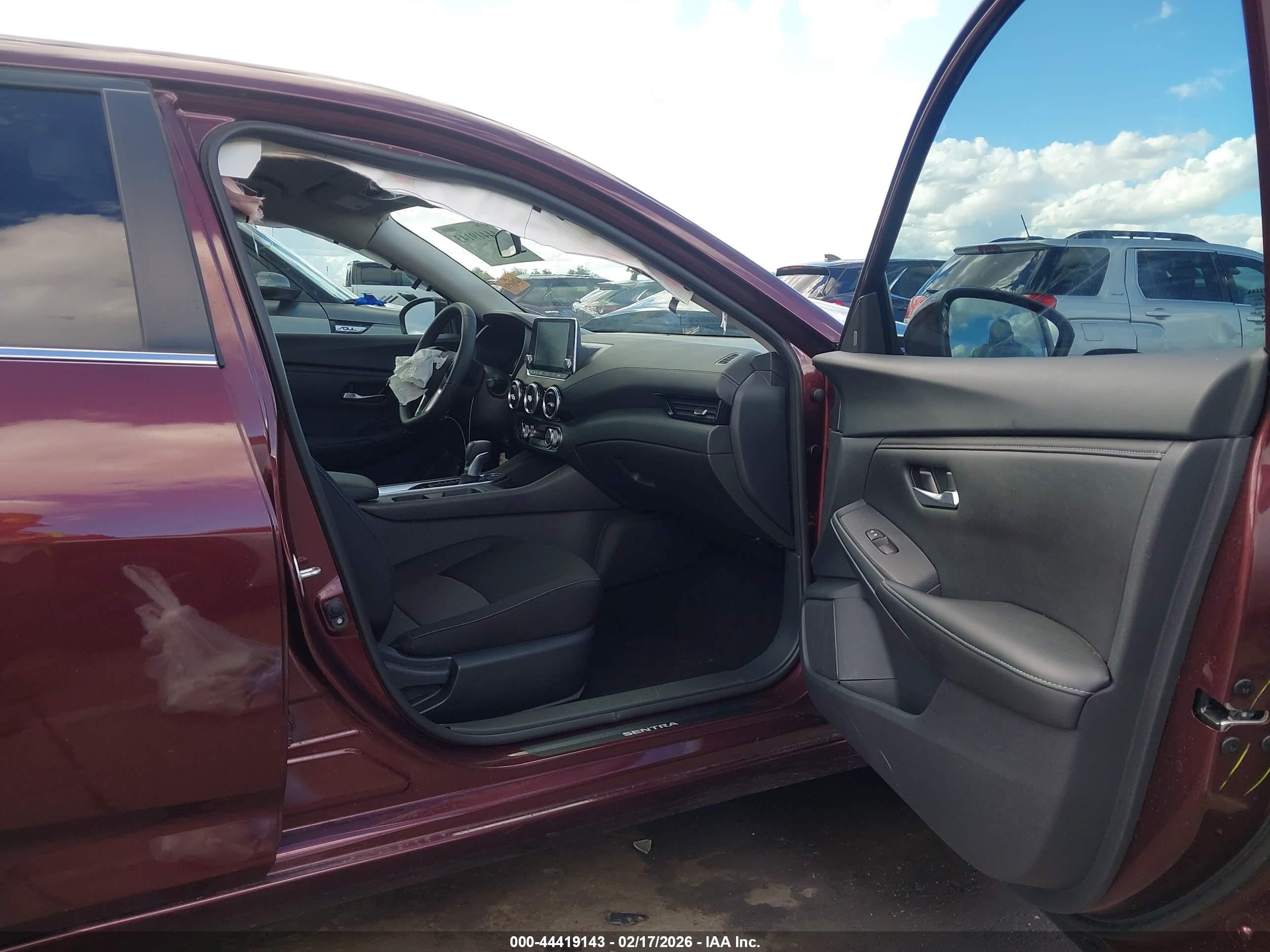NISSAN SENTRA image 5