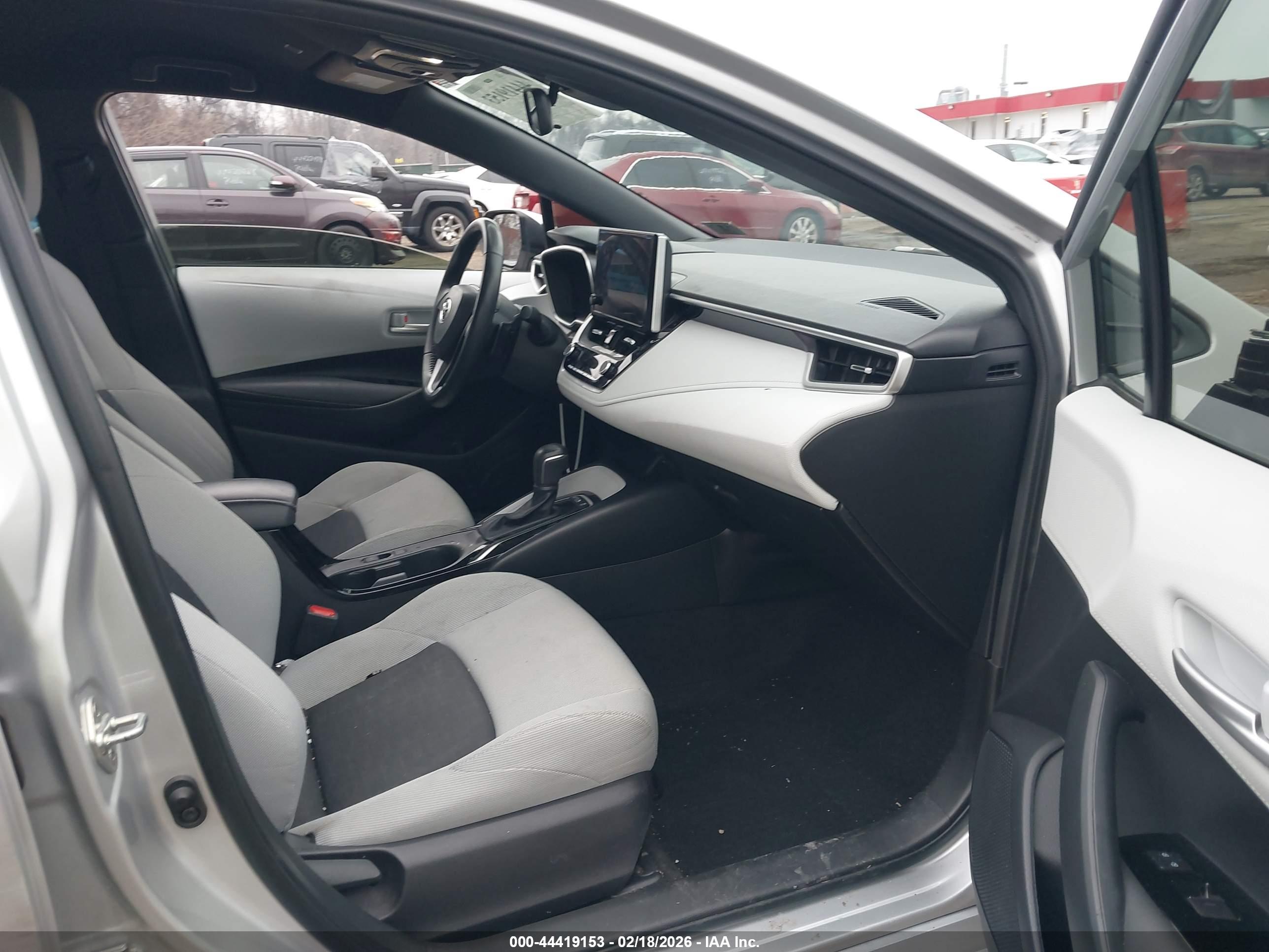 TOYOTA COROLLA image 5