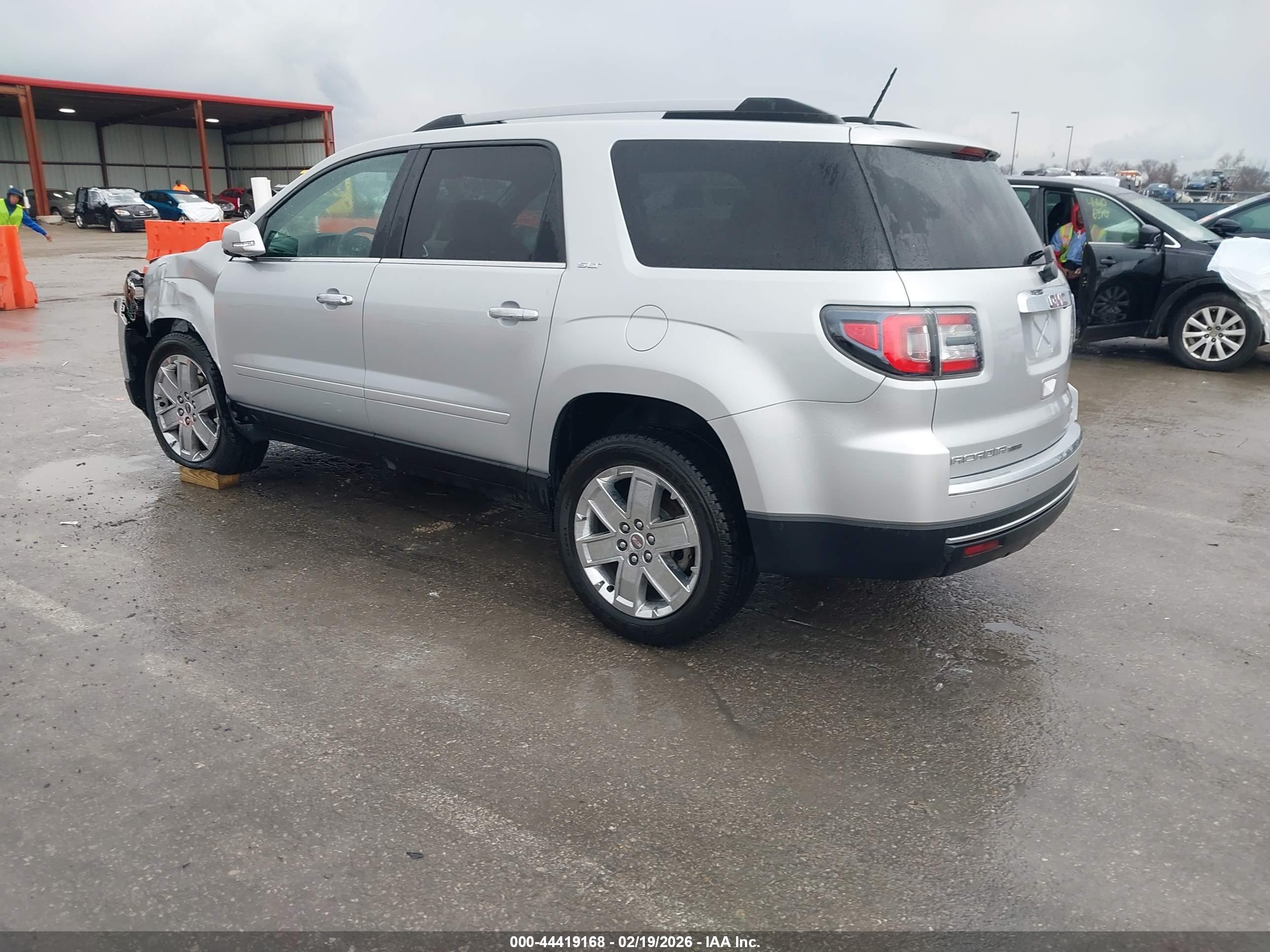 GMC ACADIA image 3