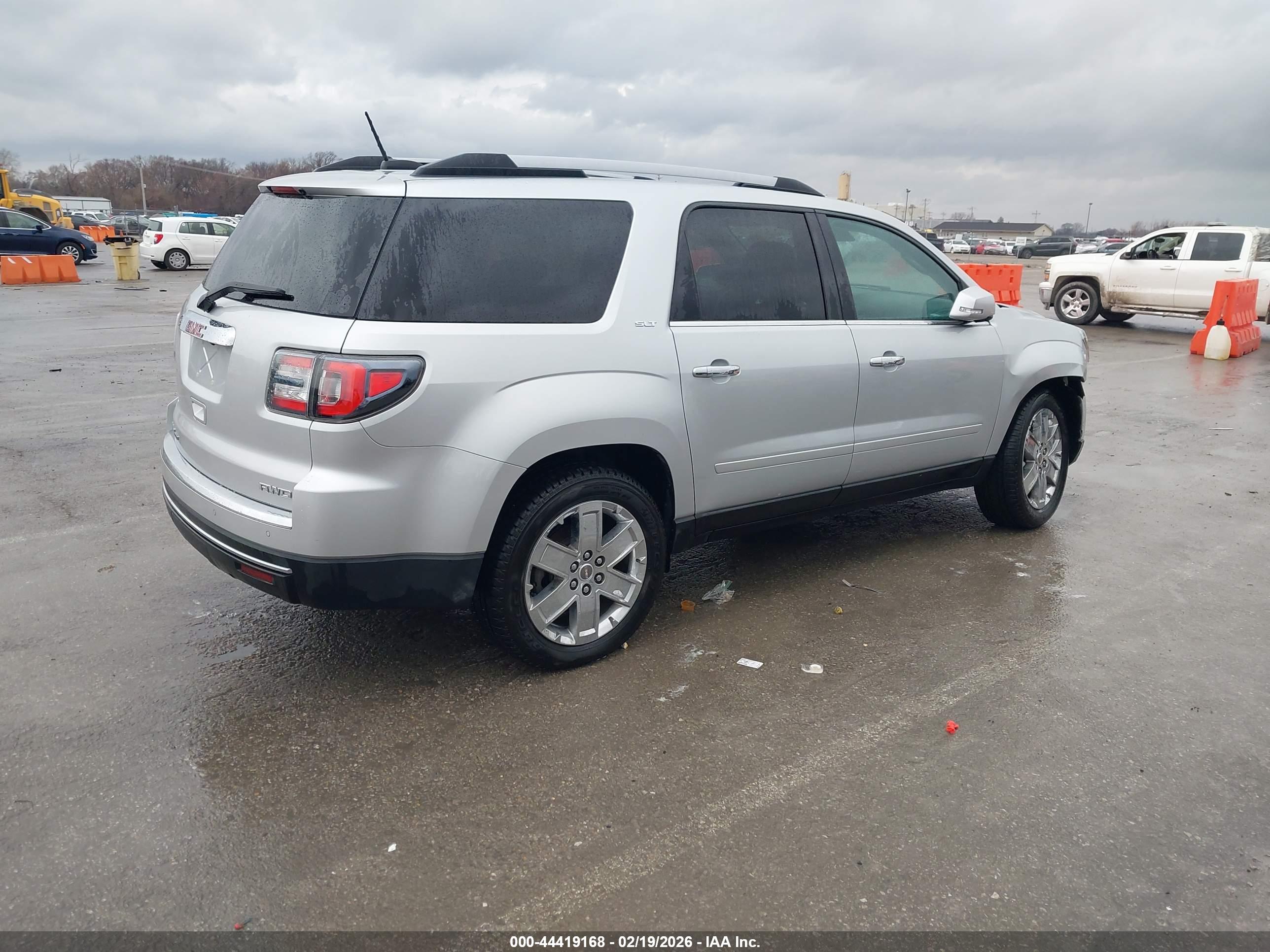 GMC ACADIA image 4