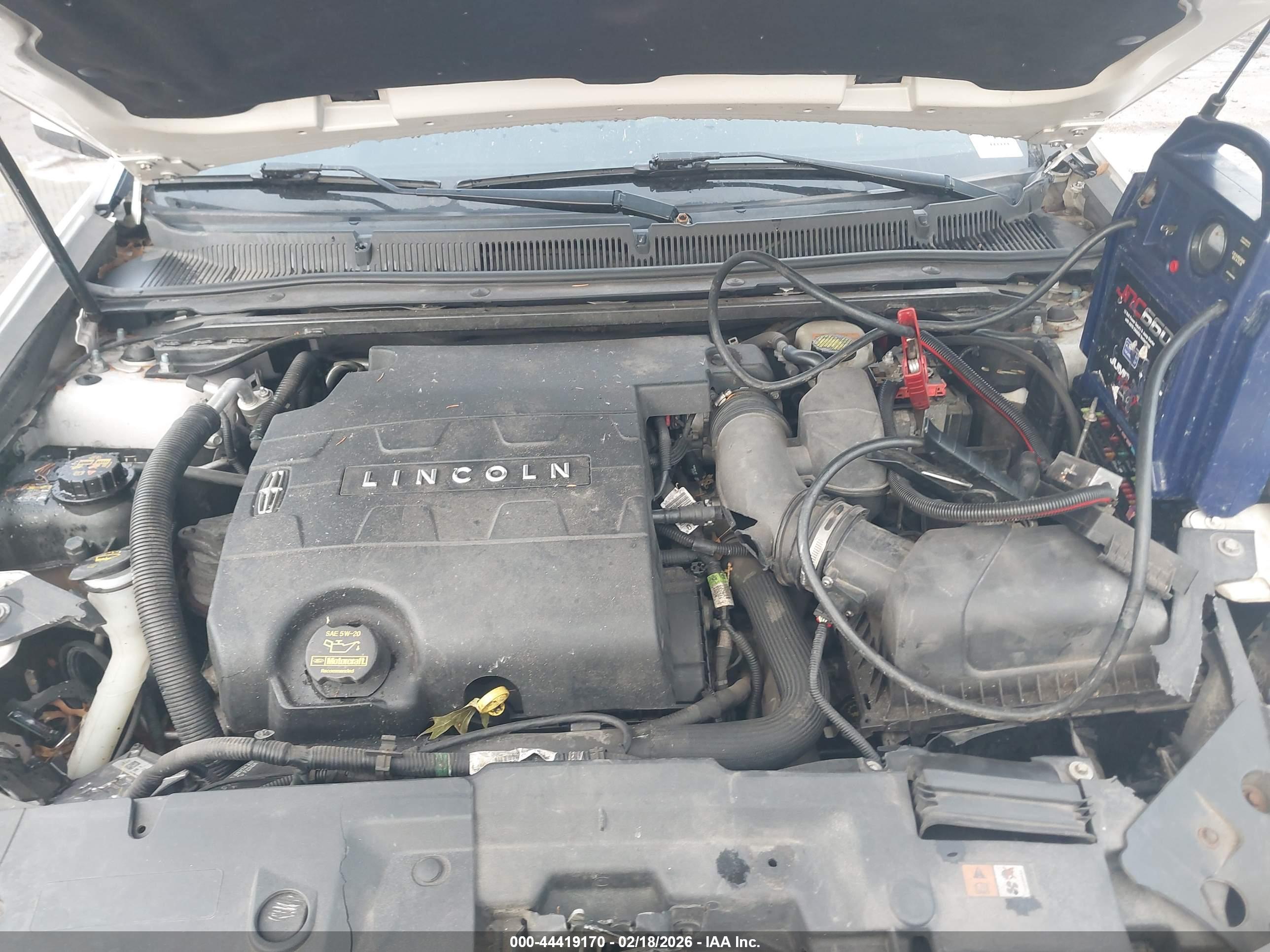 LINCOLN MKS image 10