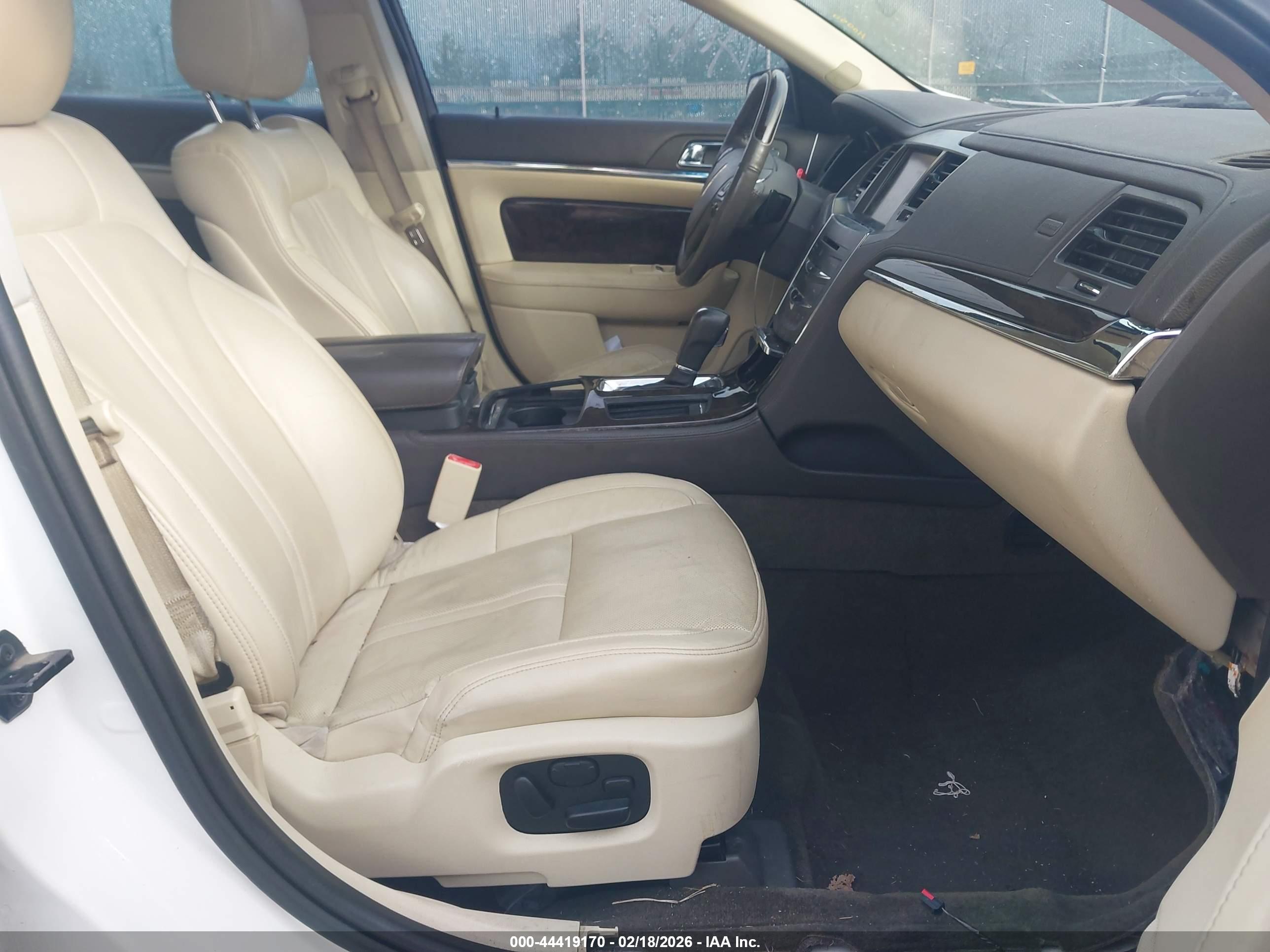 LINCOLN MKS image 5
