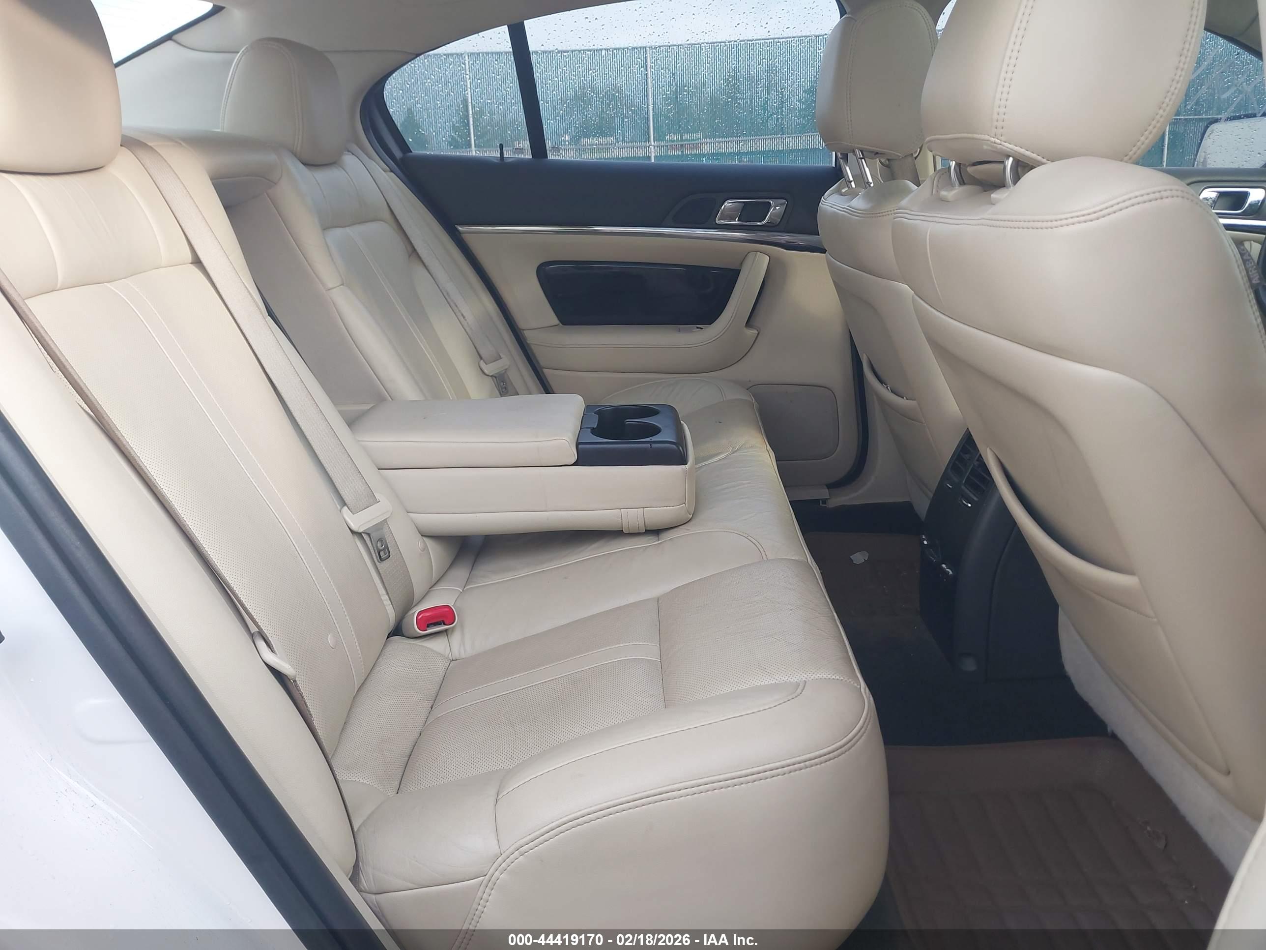 LINCOLN MKS image 8