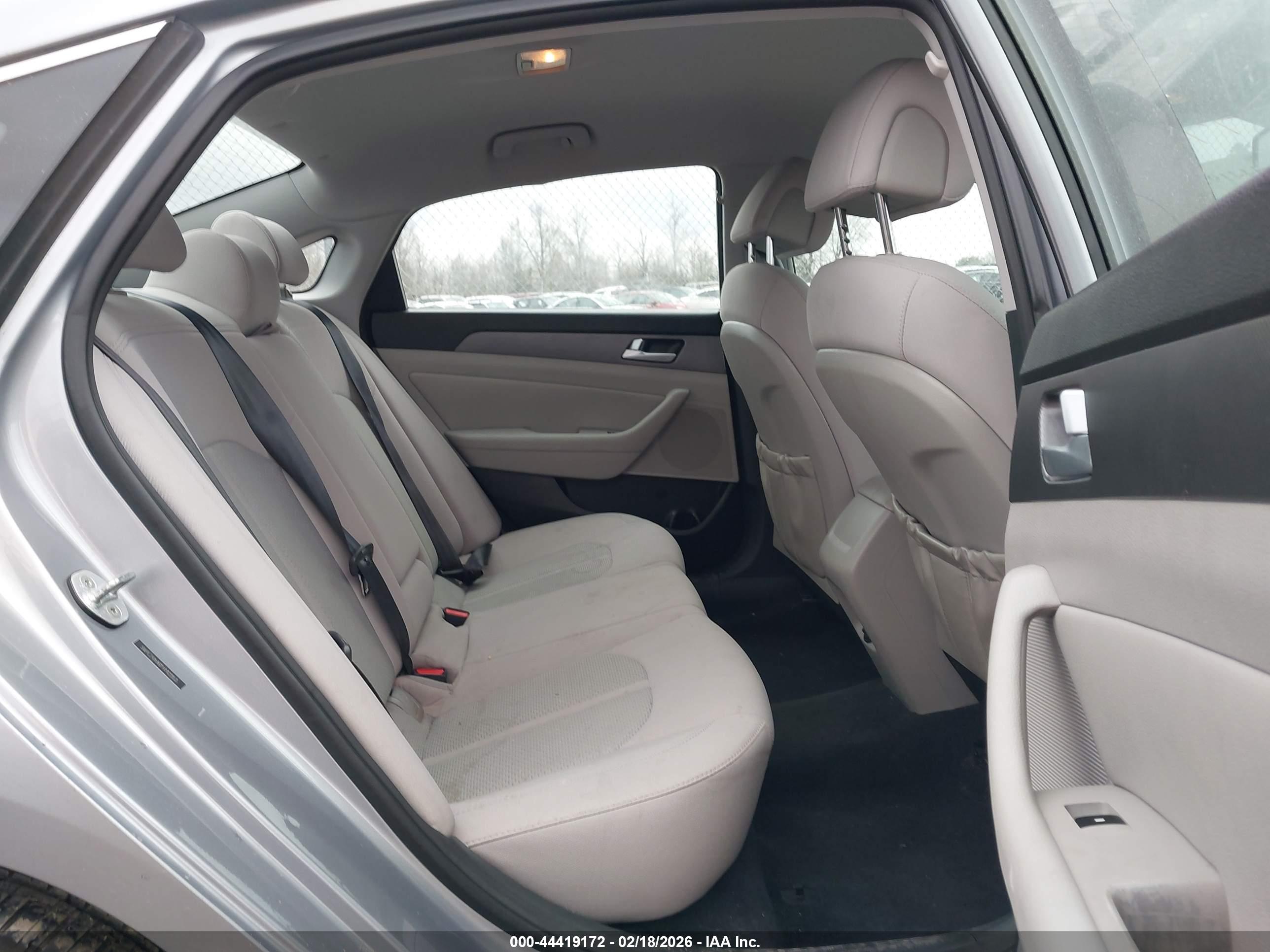 HYUNDAI SONATA image 8