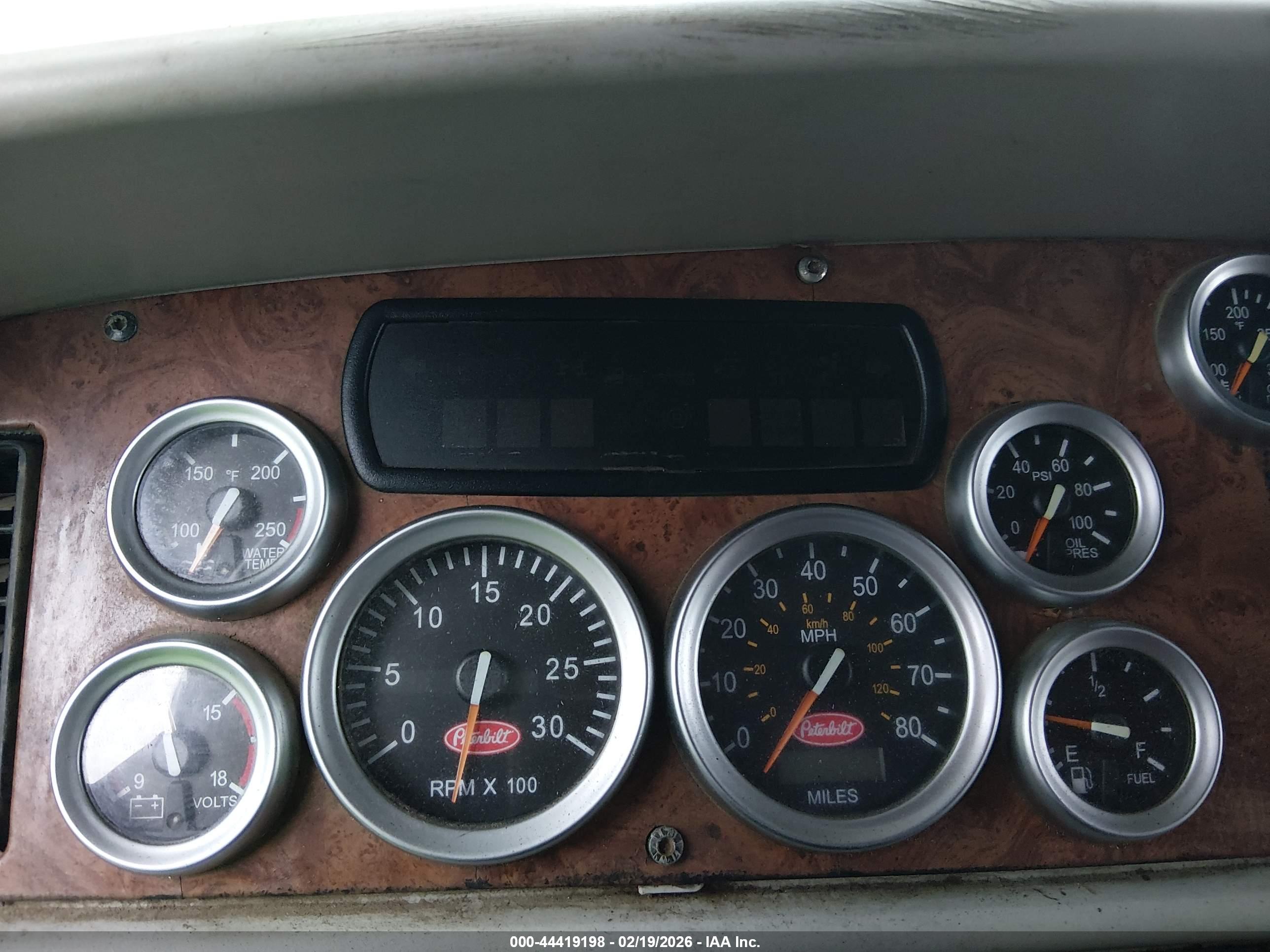 PETERBILT 387 image 6