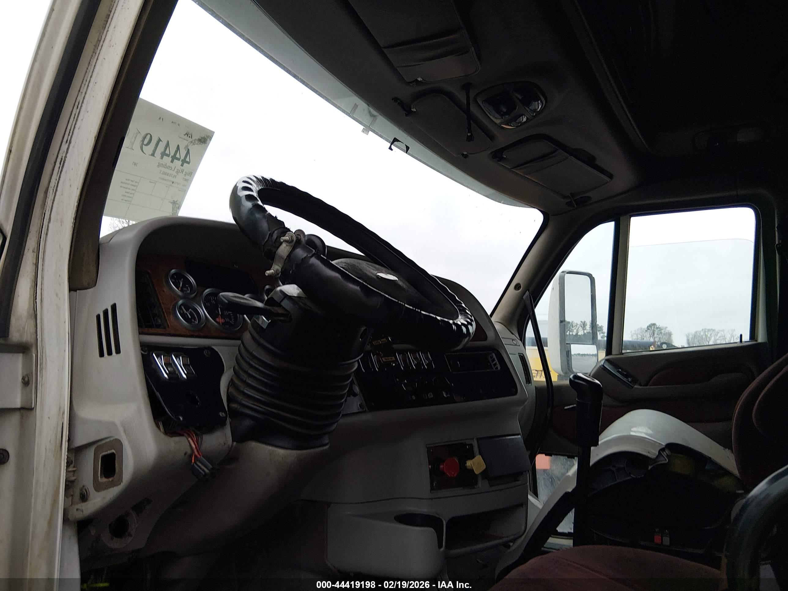 PETERBILT 387 image 8