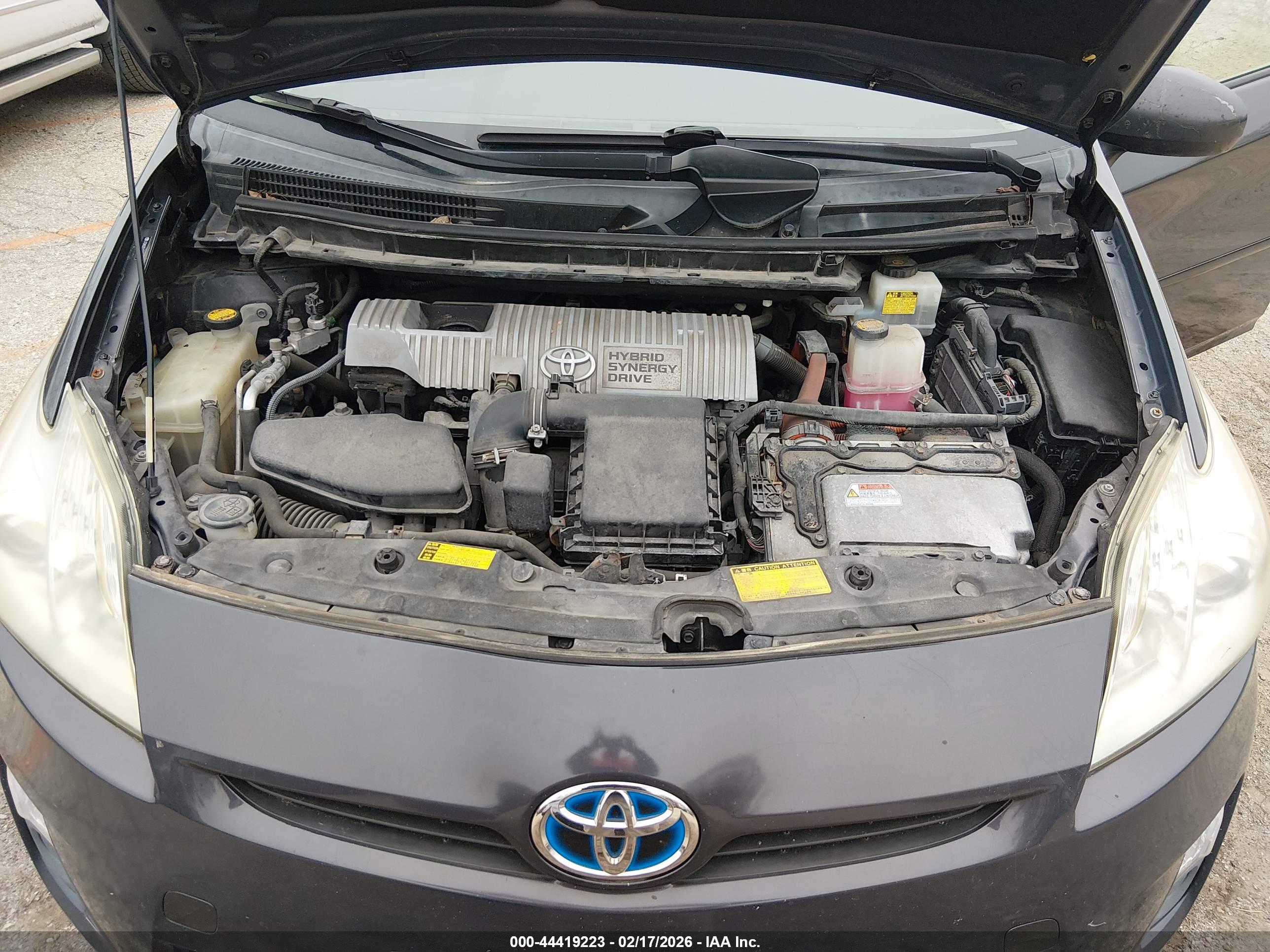 TOYOTA PRIUS image 10