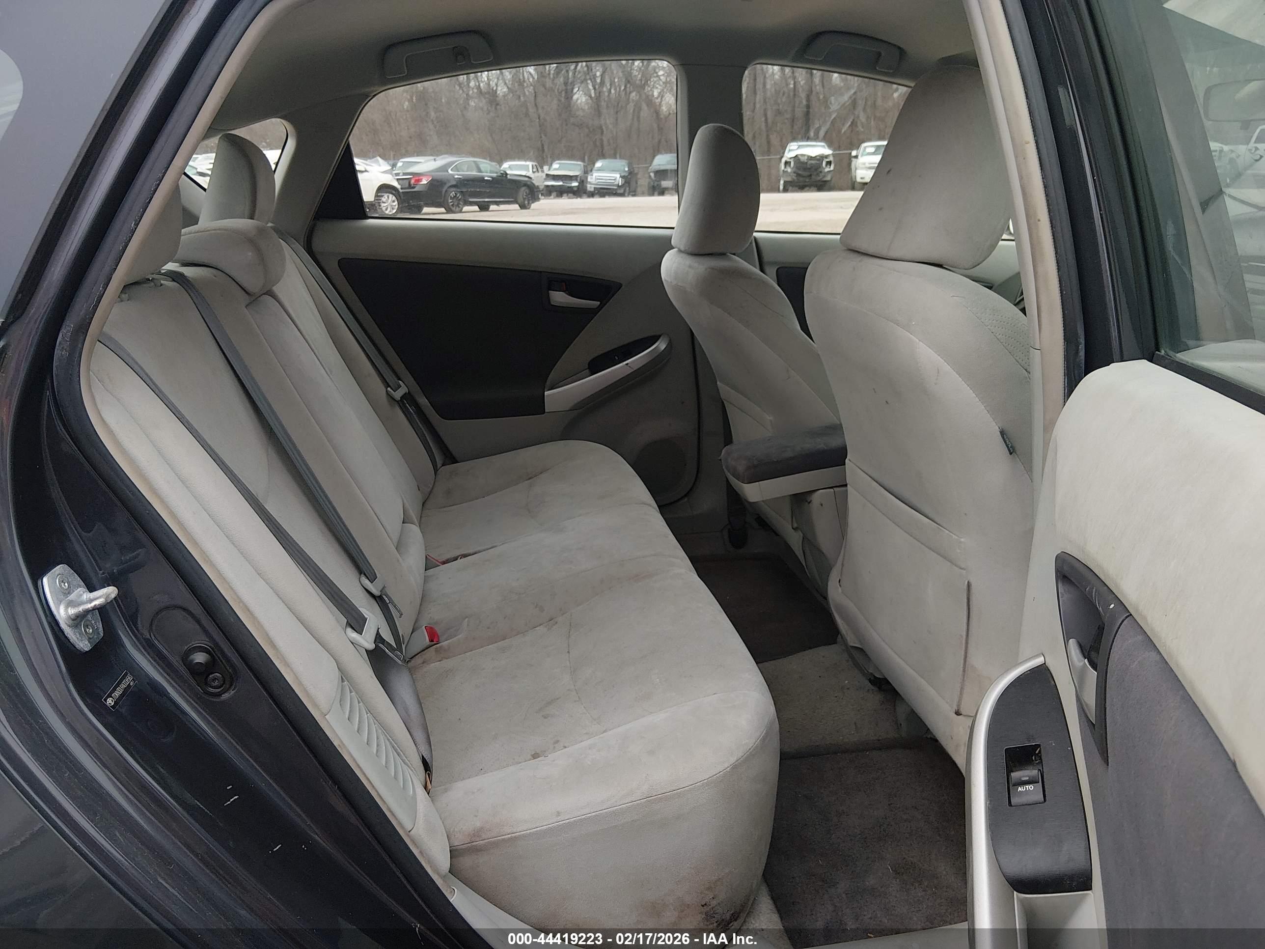TOYOTA PRIUS image 8