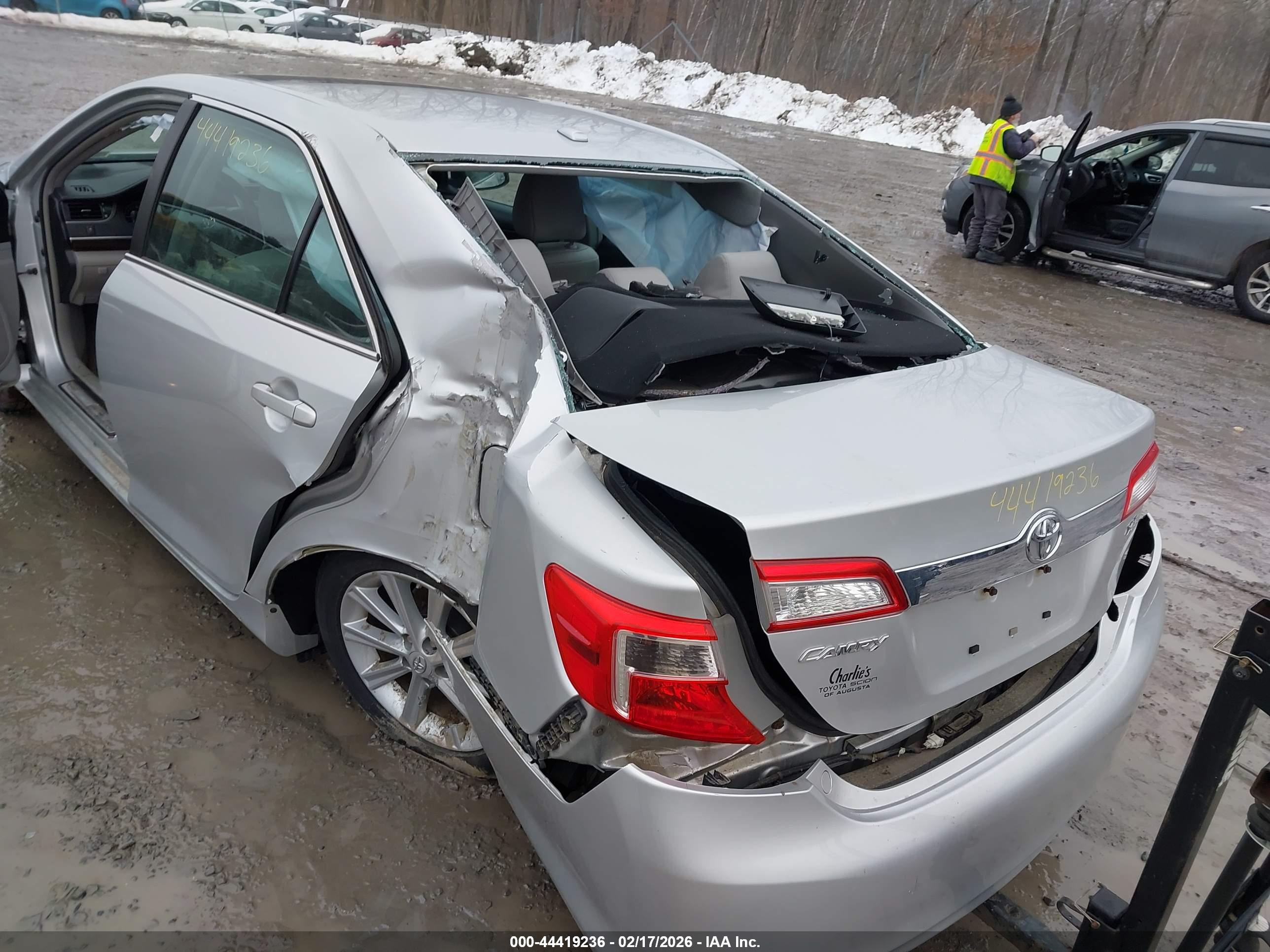 TOYOTA CAMRY image 6