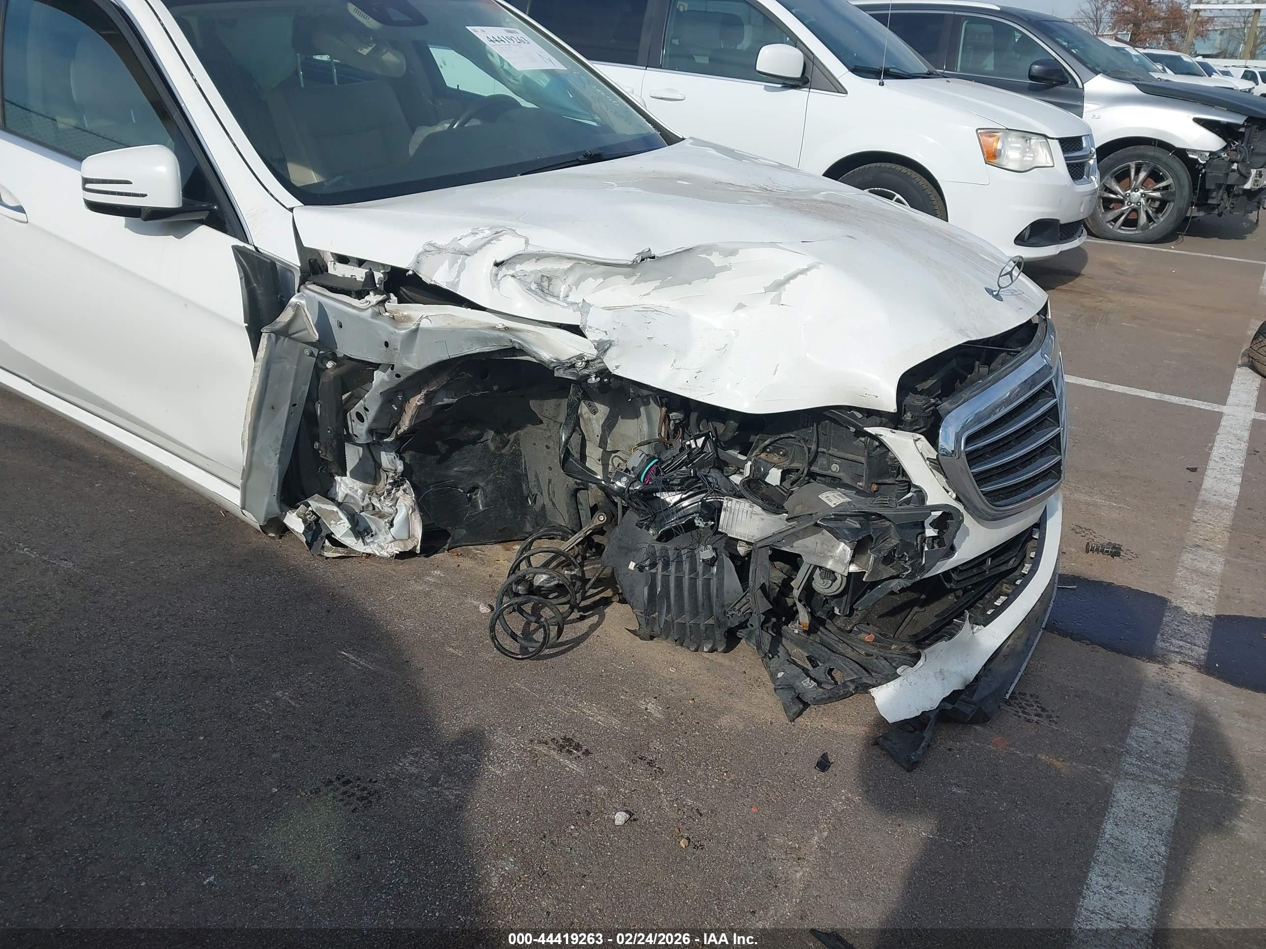 MERCEDES-BENZ E image 6