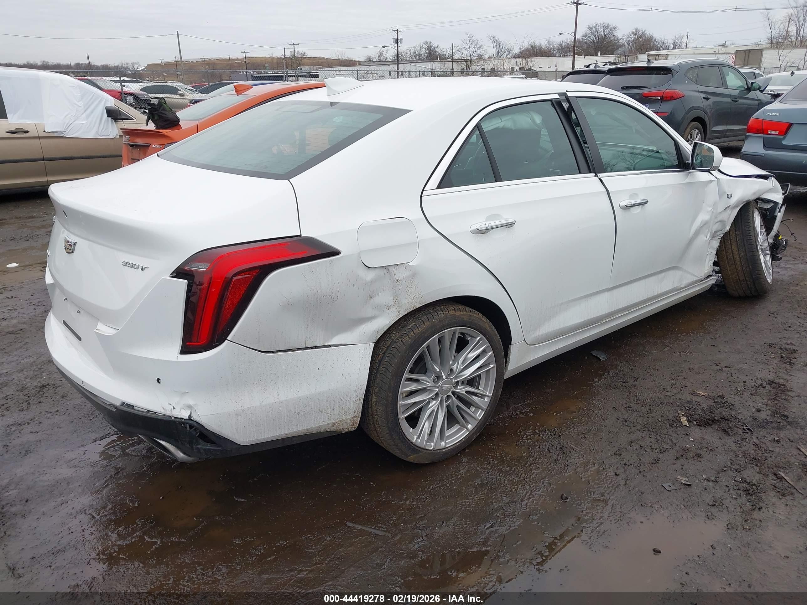CADILLAC CT4 image 4
