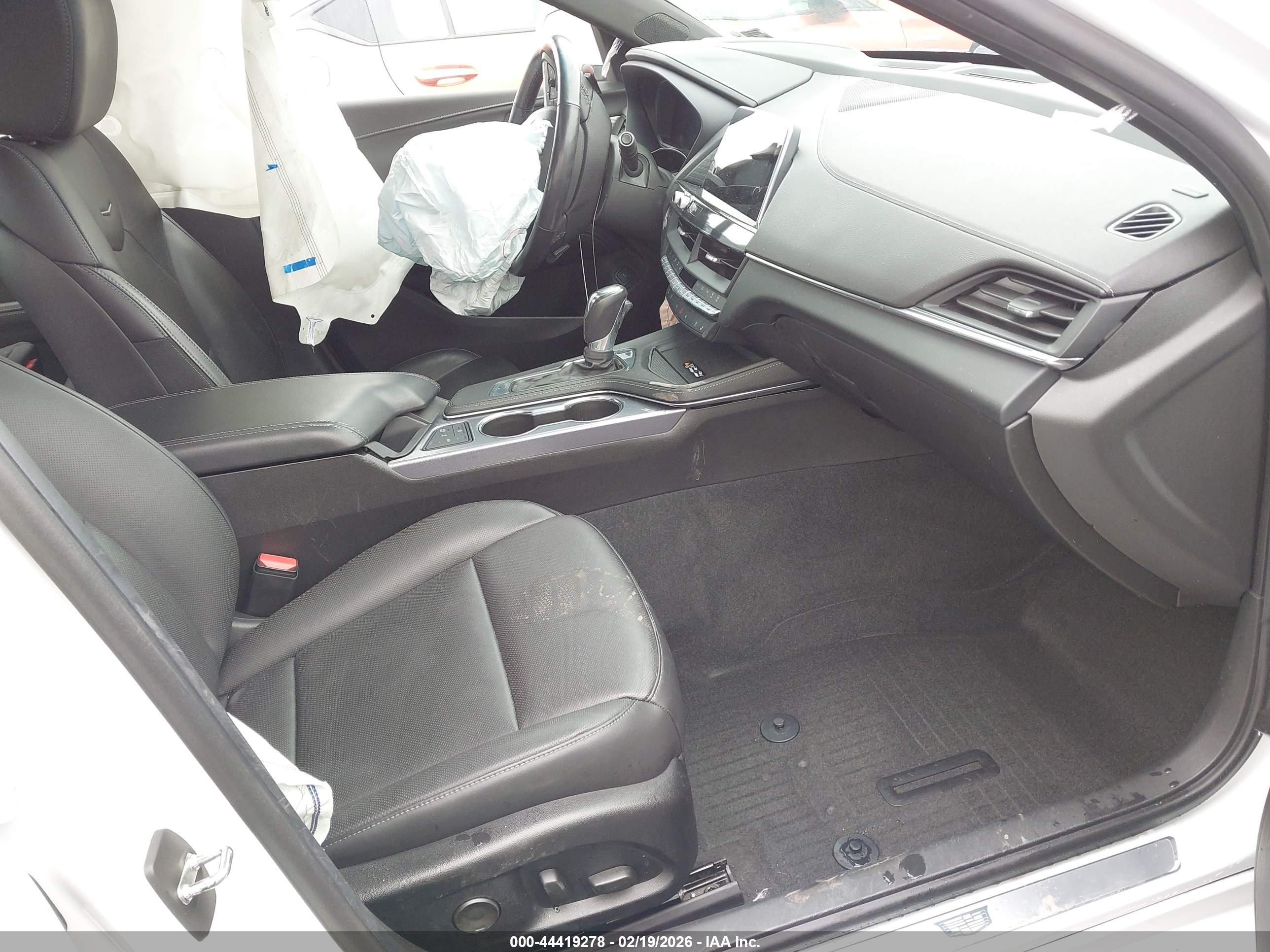 CADILLAC CT4 image 5