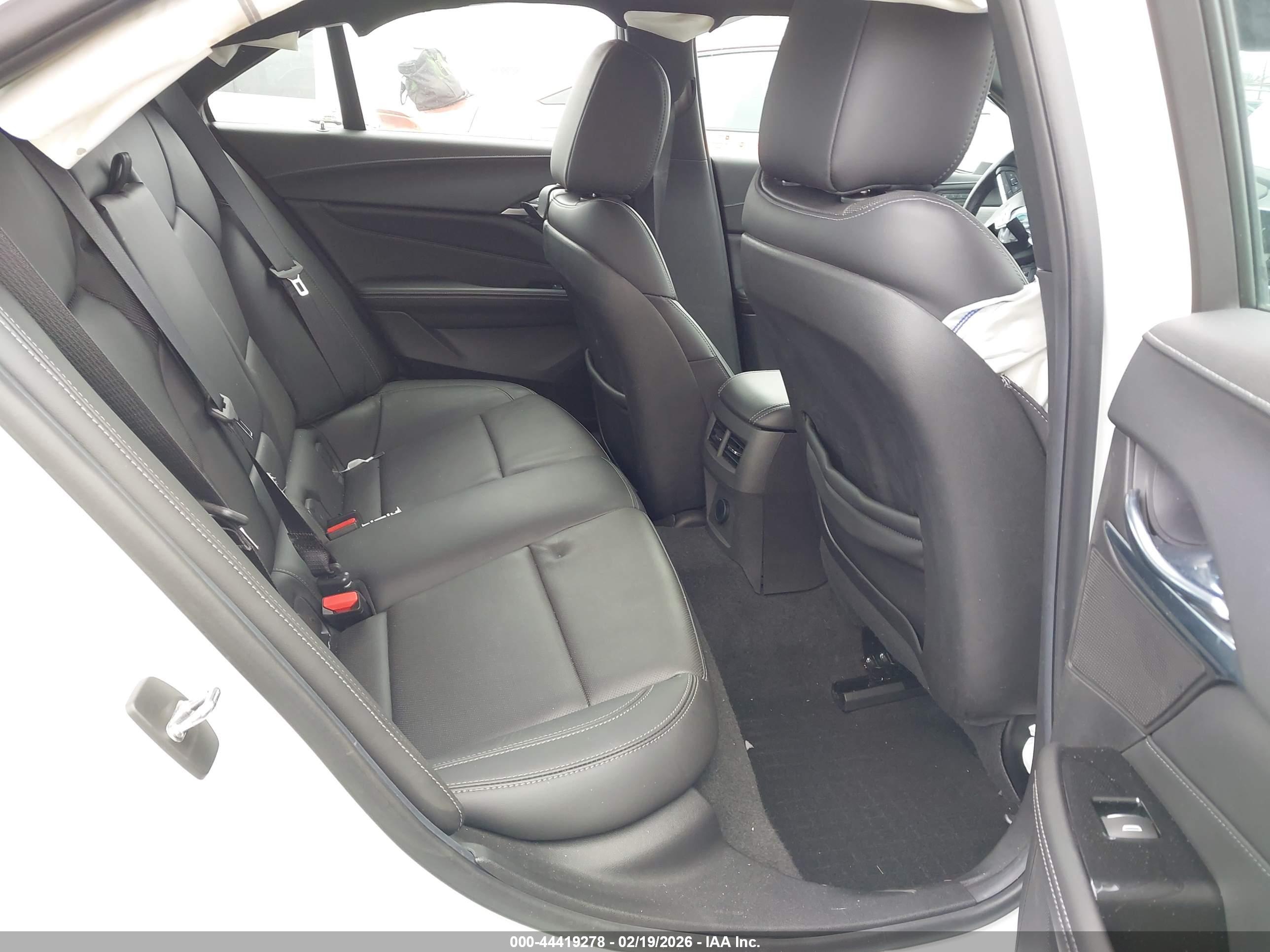 CADILLAC CT4 image 8