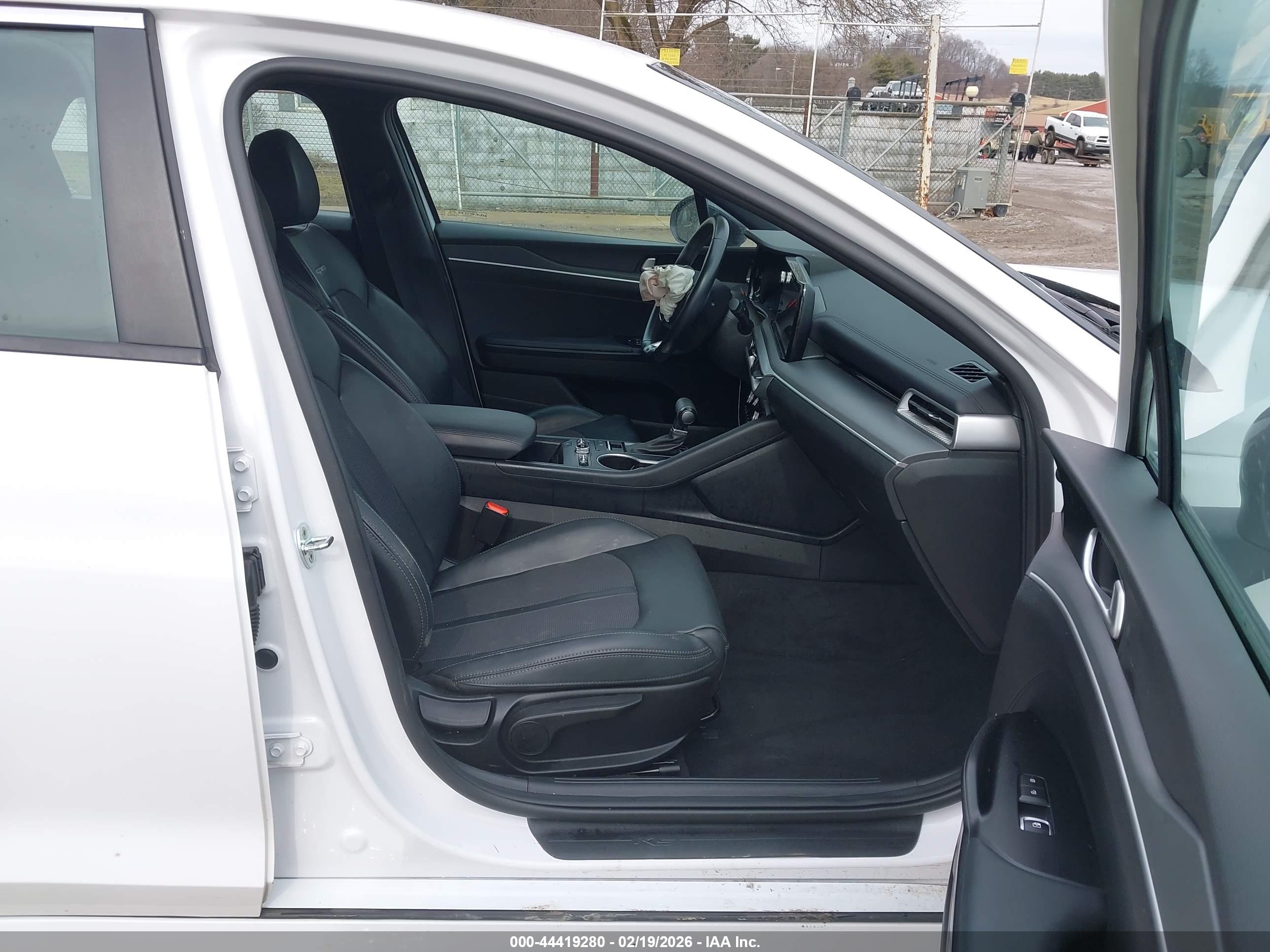 KIA K5 image 5