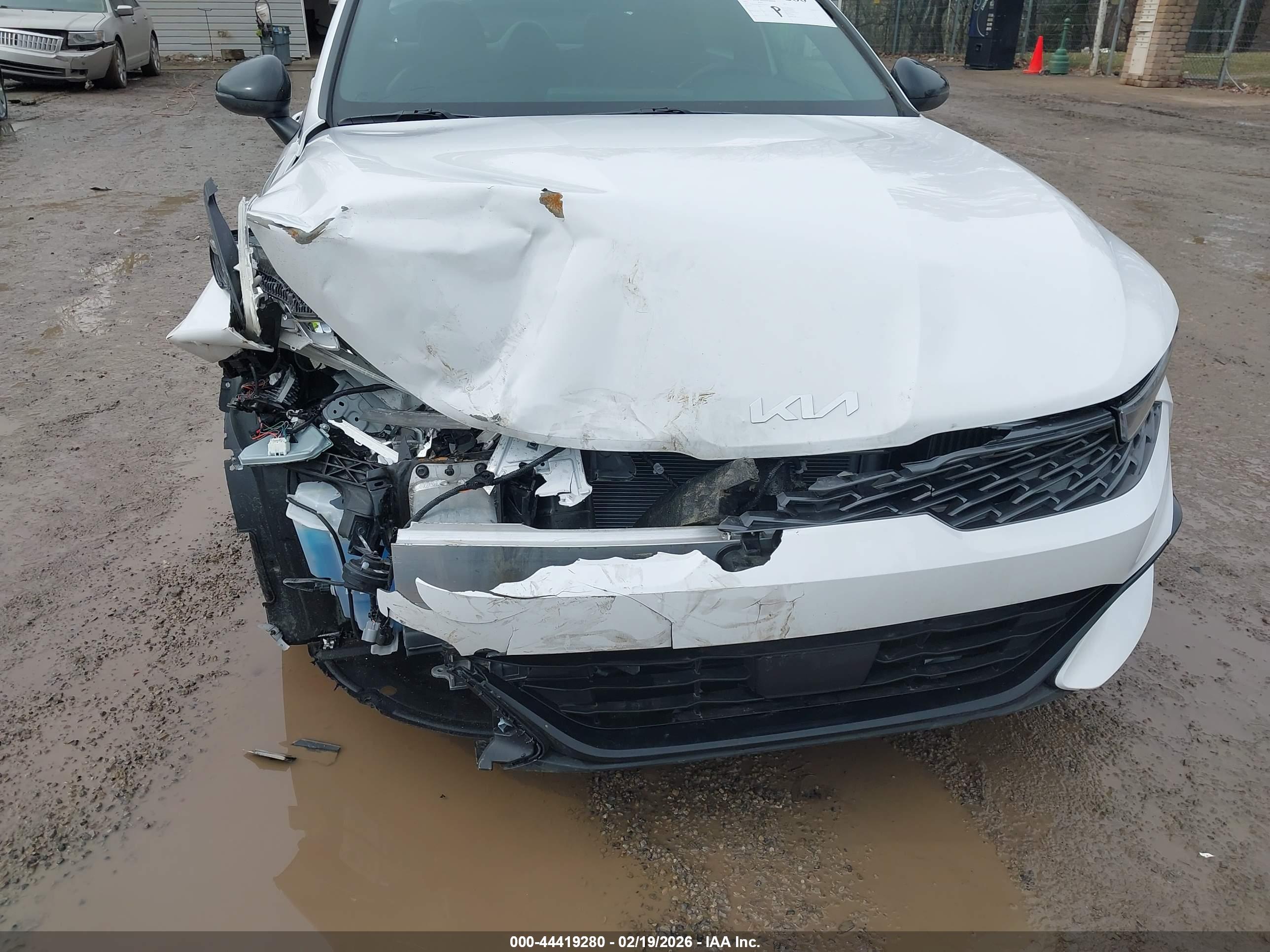 KIA K5 image 6