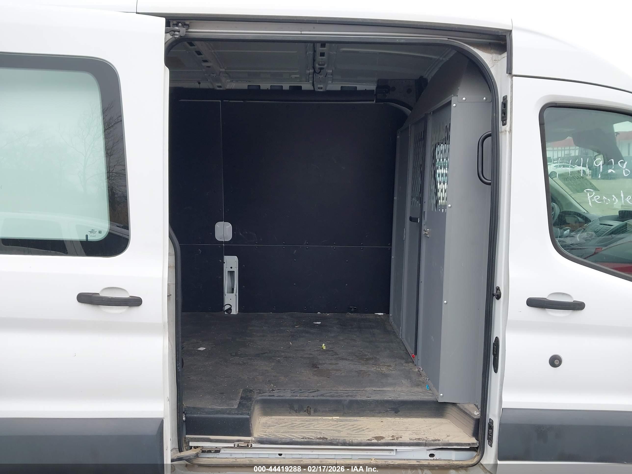 FORD TRANSIT-350 image 8