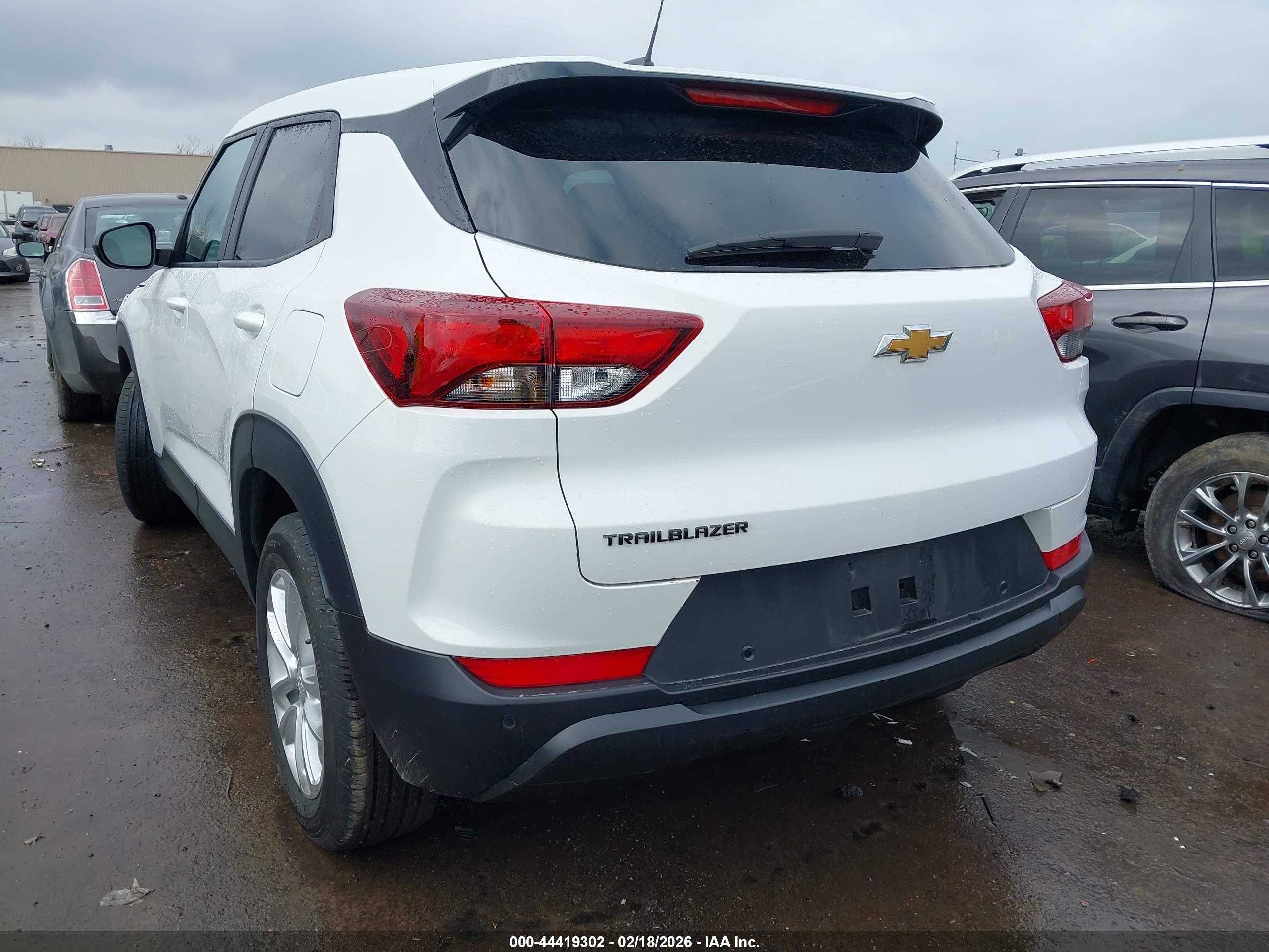 CHEVROLET TRAILBLAZER image 3