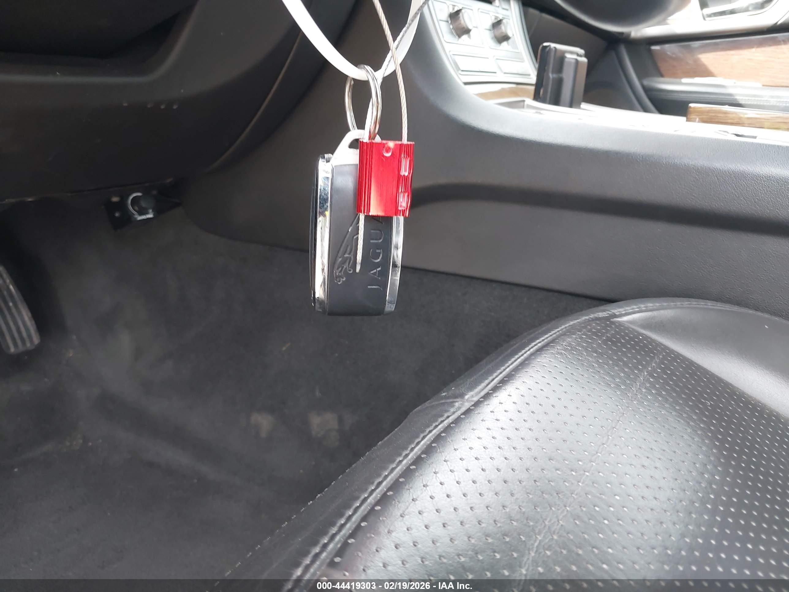 JAGUAR XF image 11