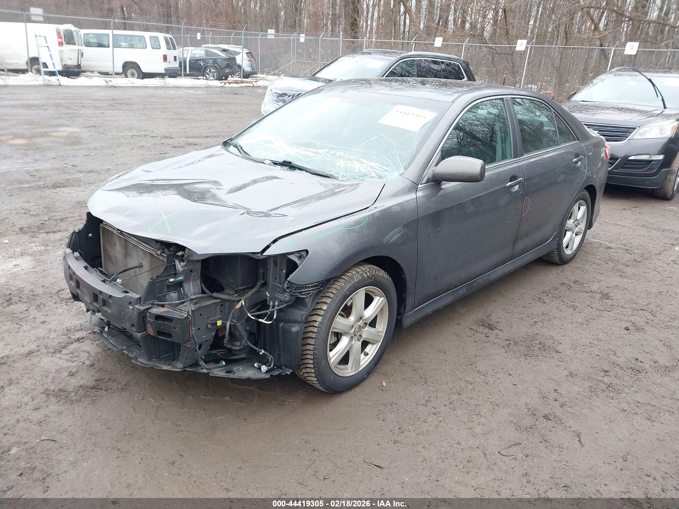 TOYOTA CAMRY image 2