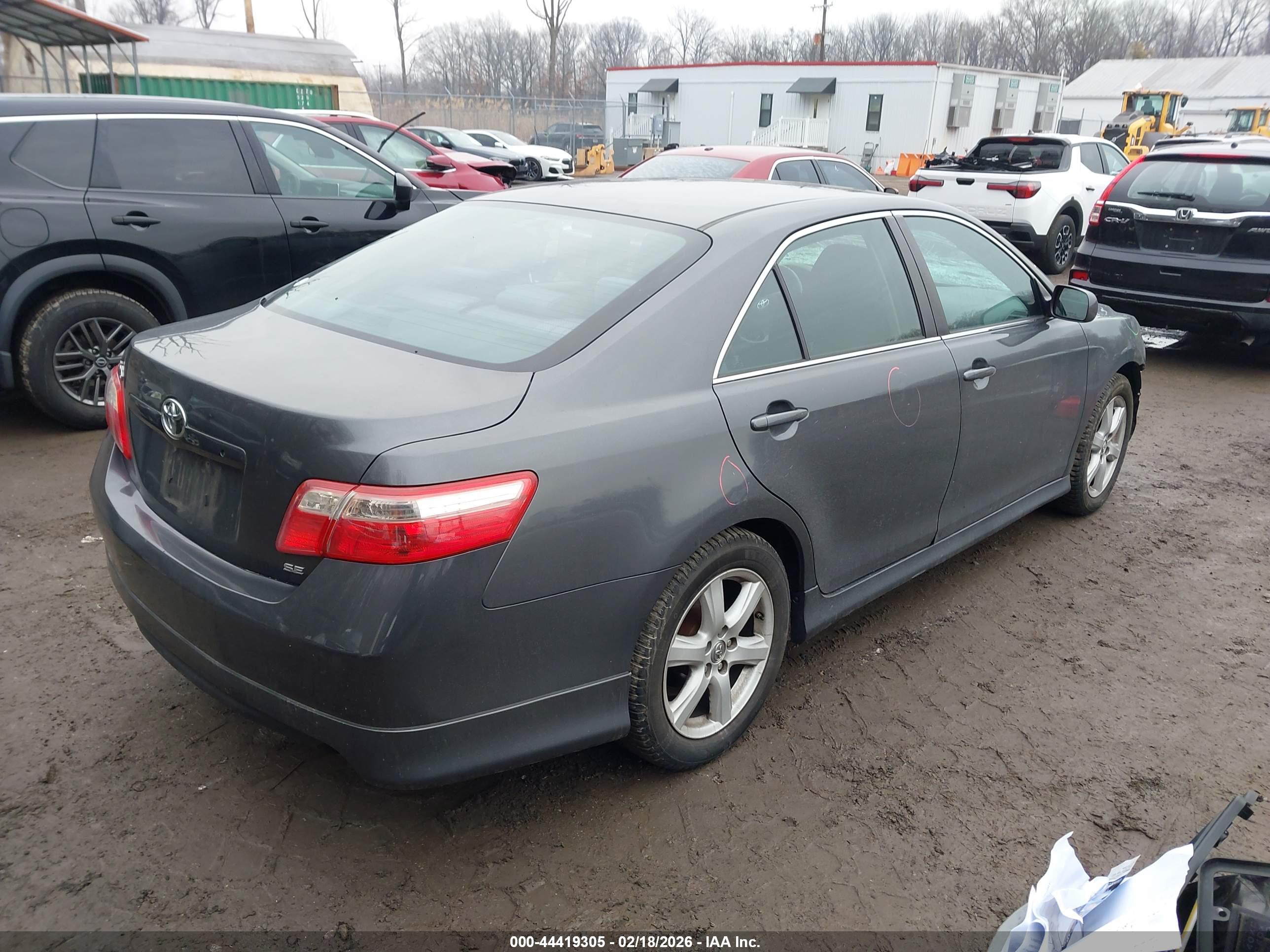 TOYOTA CAMRY image 4