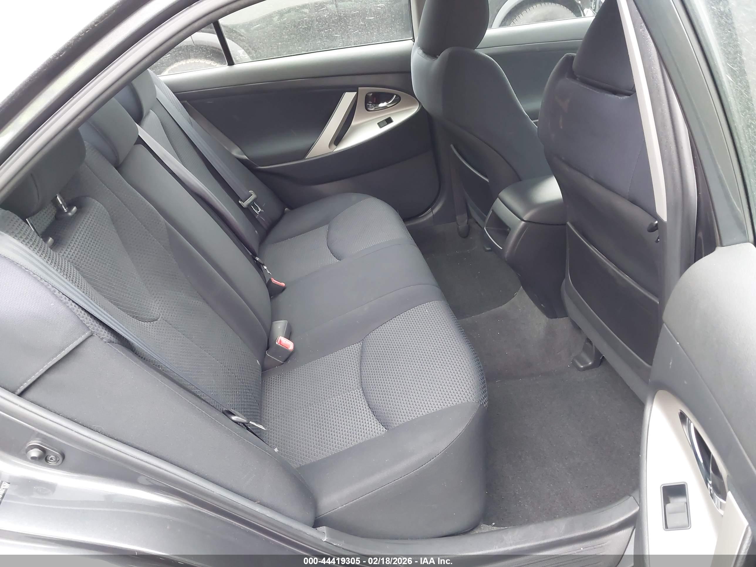 TOYOTA CAMRY image 8