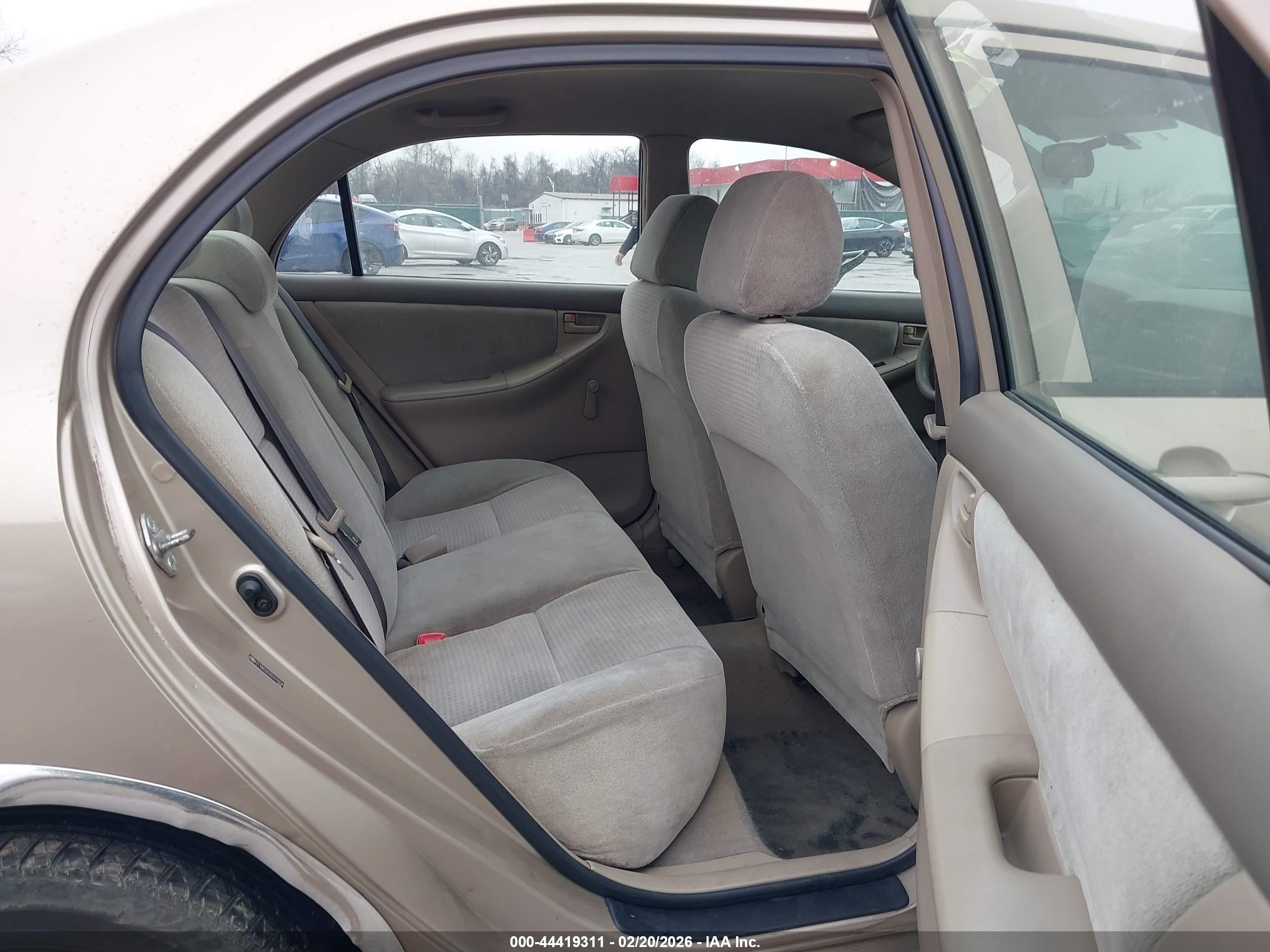 TOYOTA COROLLA image 8