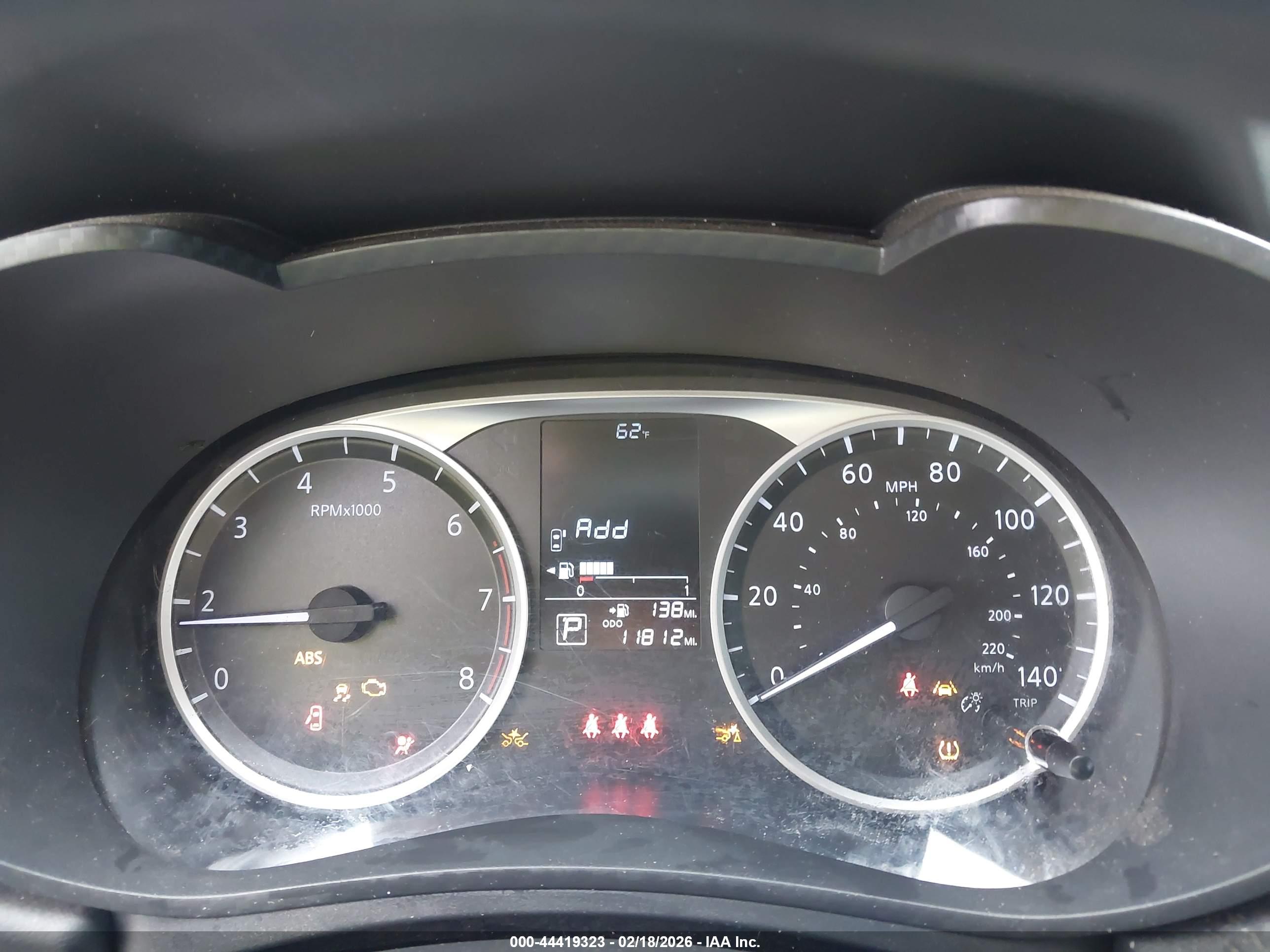 NISSAN VERSA image 7
