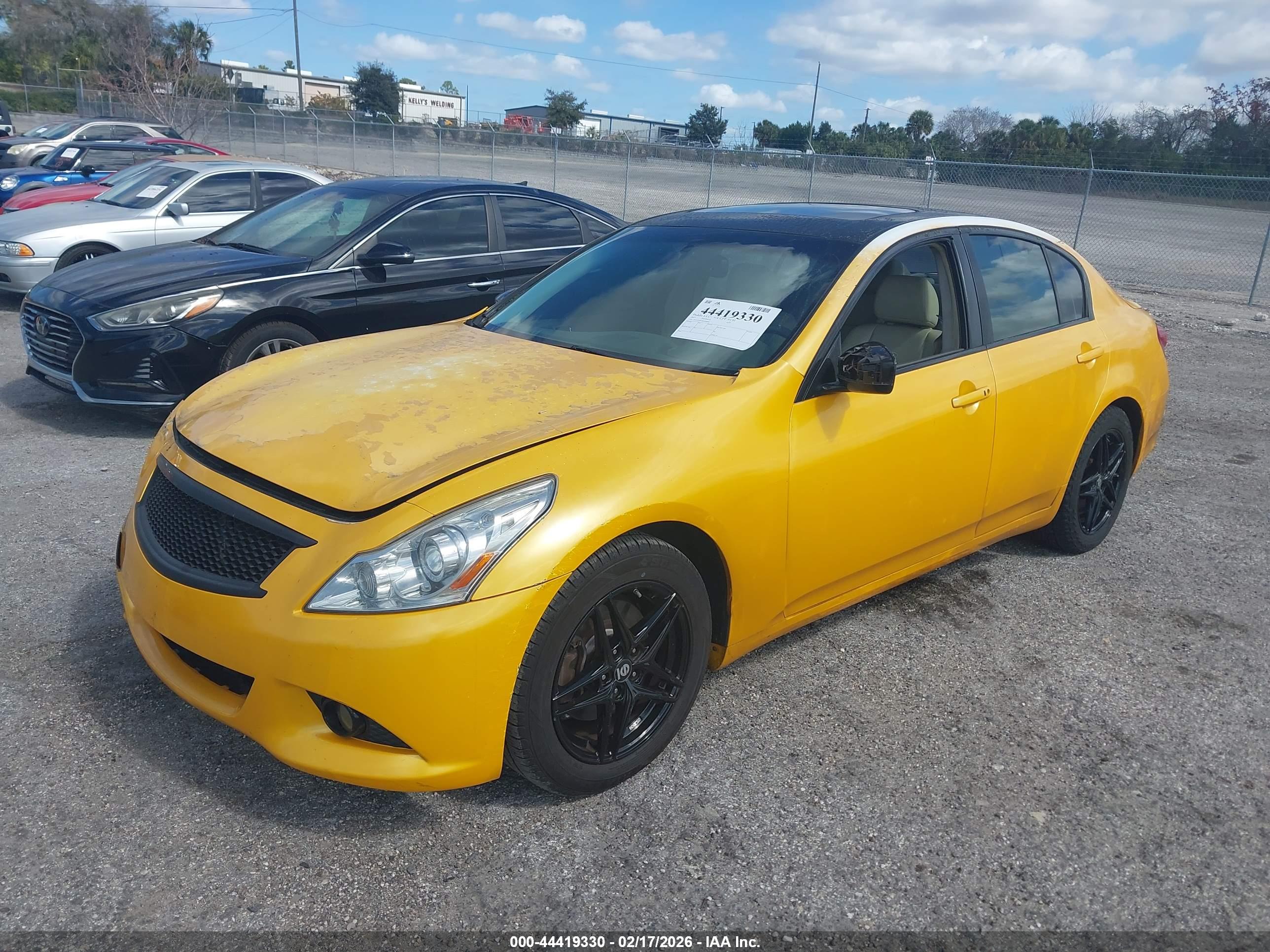 INFINITI G37 image 2