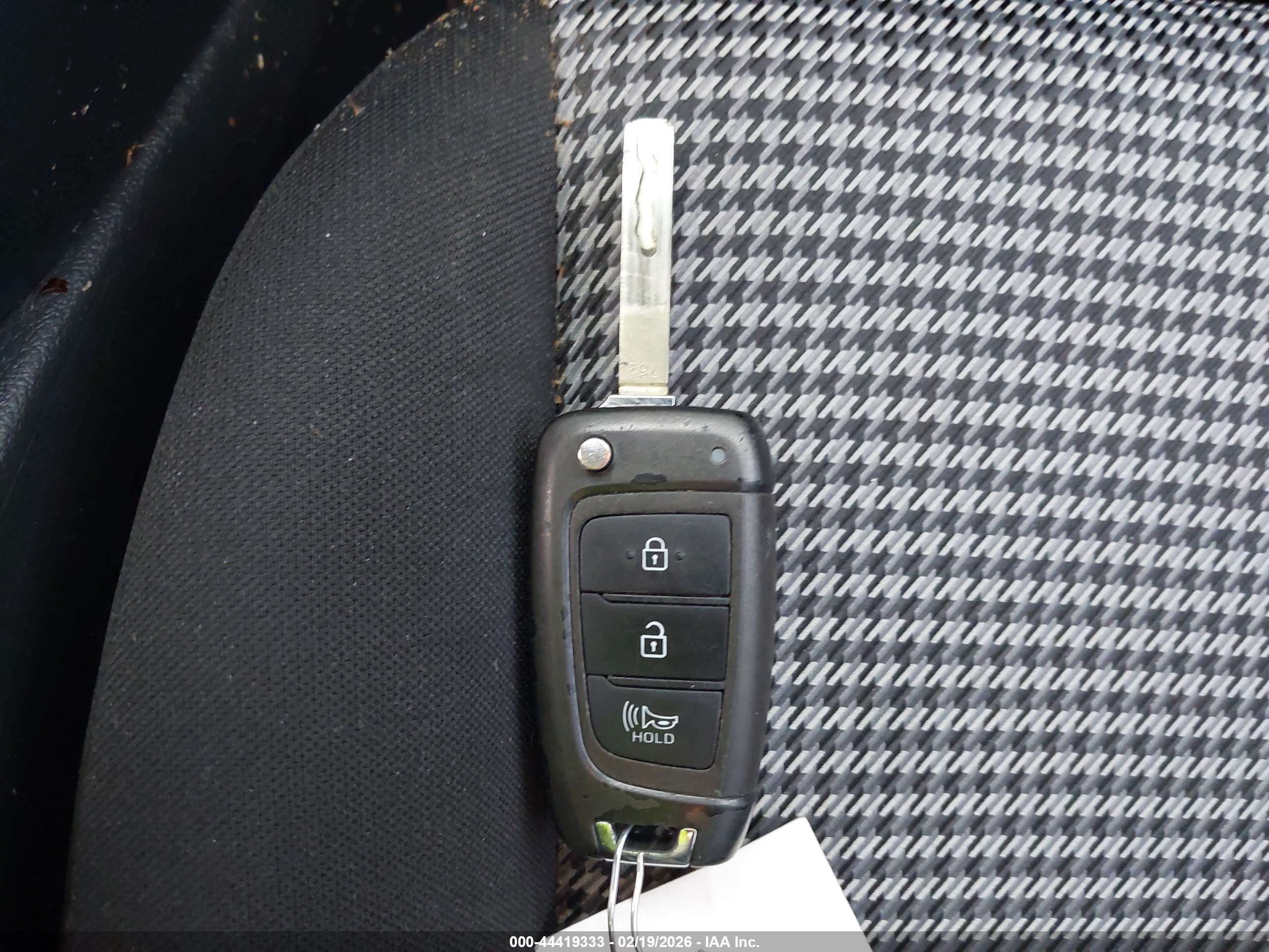 HYUNDAI KONA image 11