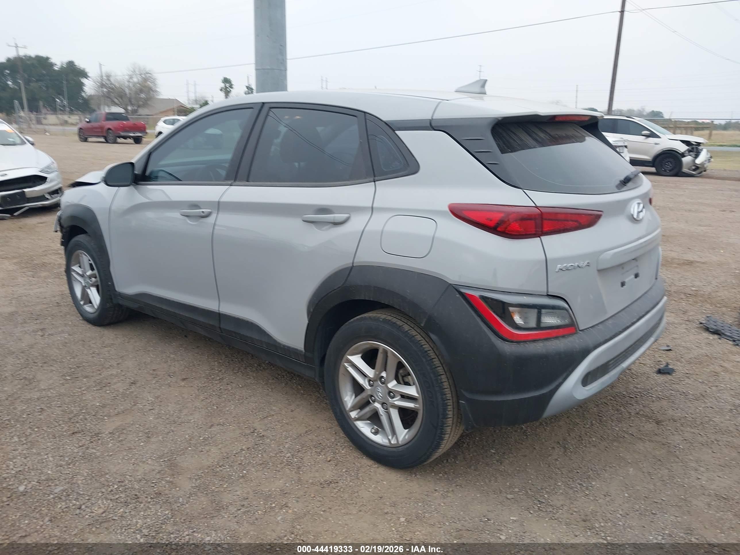 HYUNDAI KONA image 3