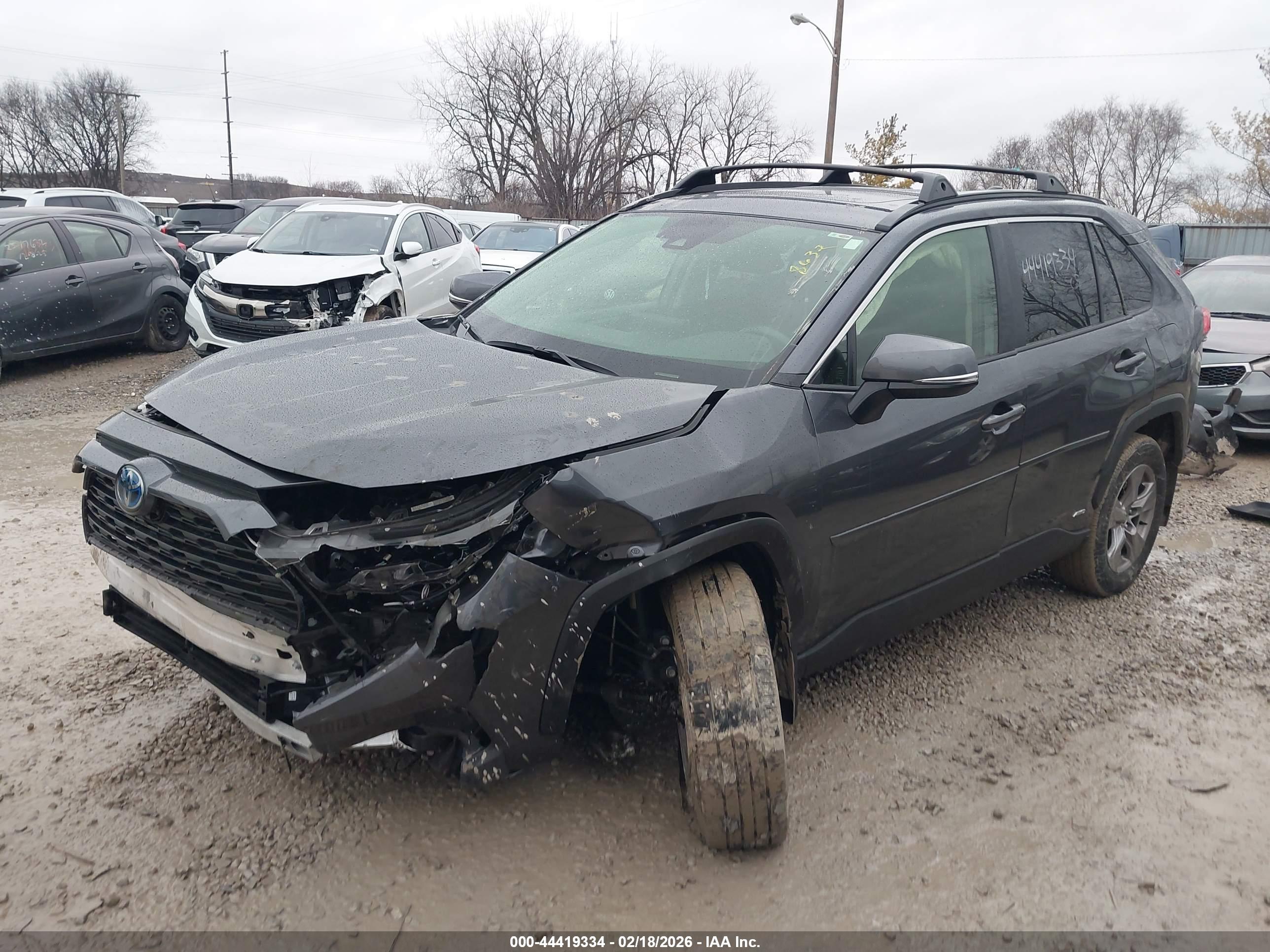 TOYOTA RAV4 image 2